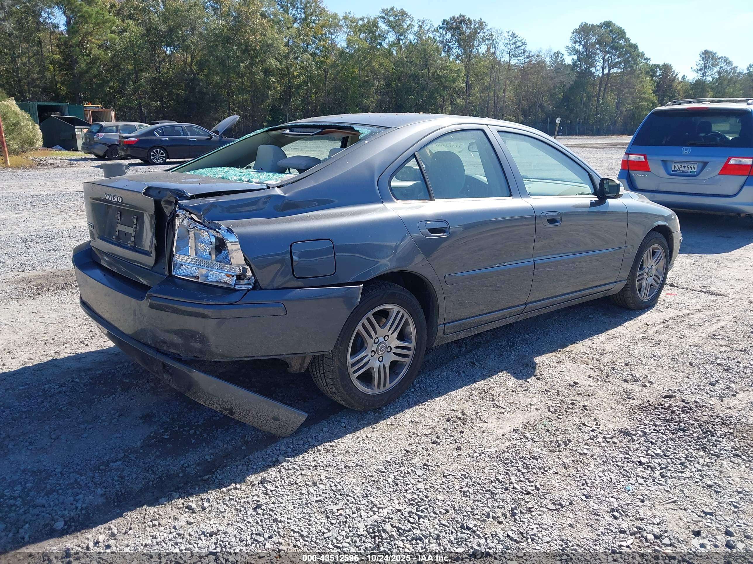 VOLVO S60 image 4