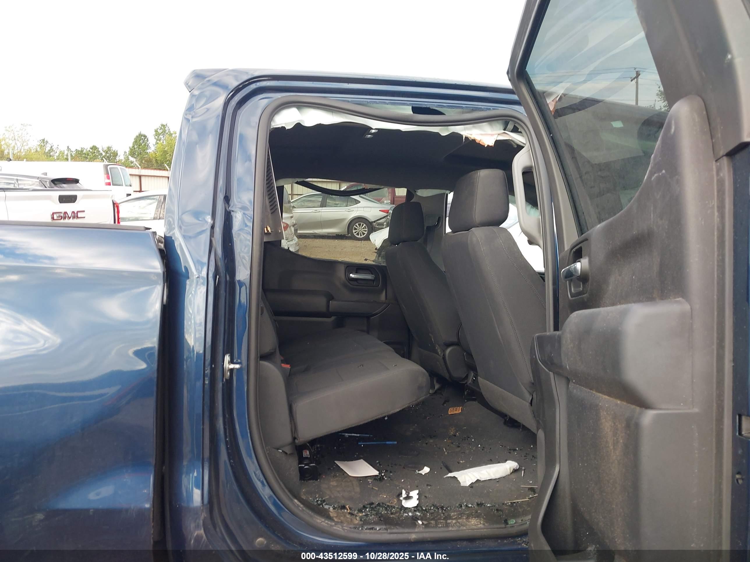 CHEVROLET SILVERADO image 5