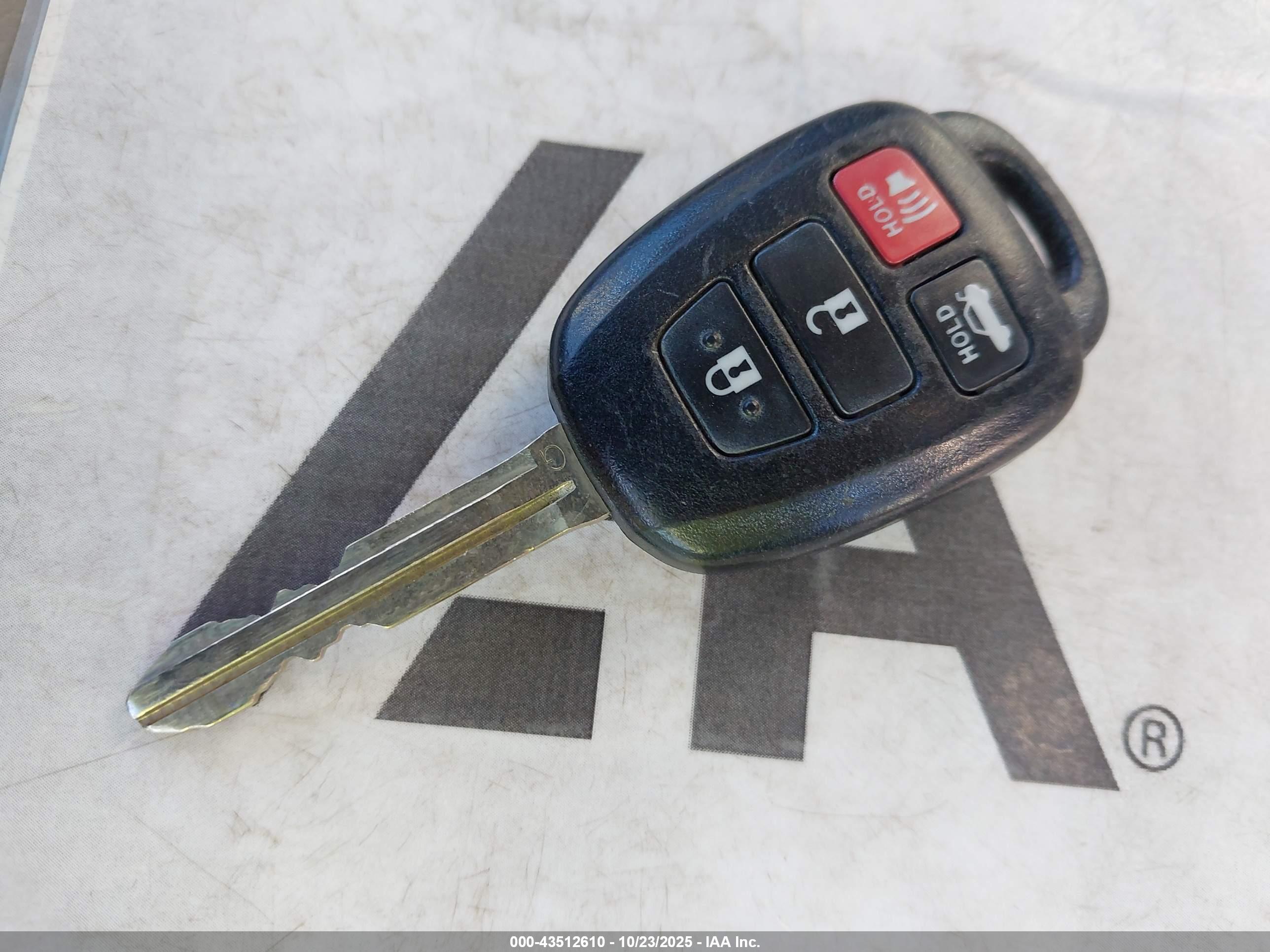 TOYOTA CAMRY image 11