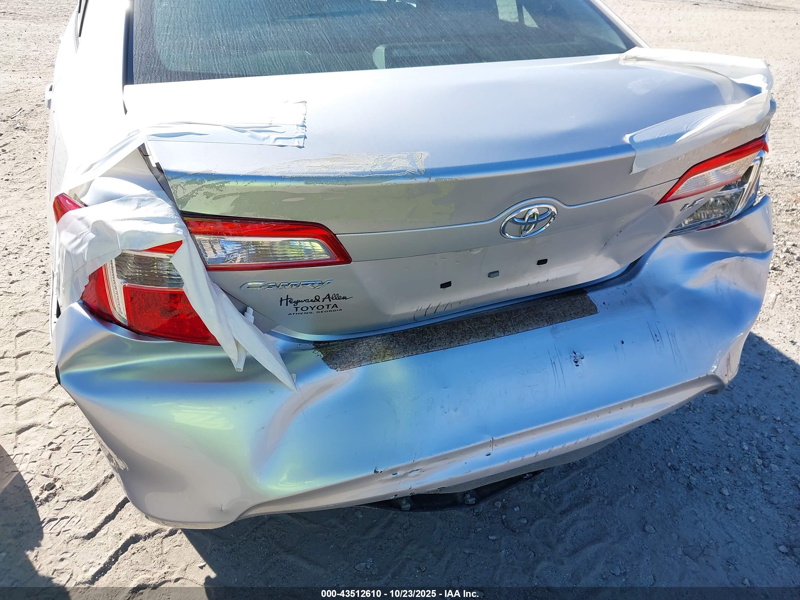 TOYOTA CAMRY image 6