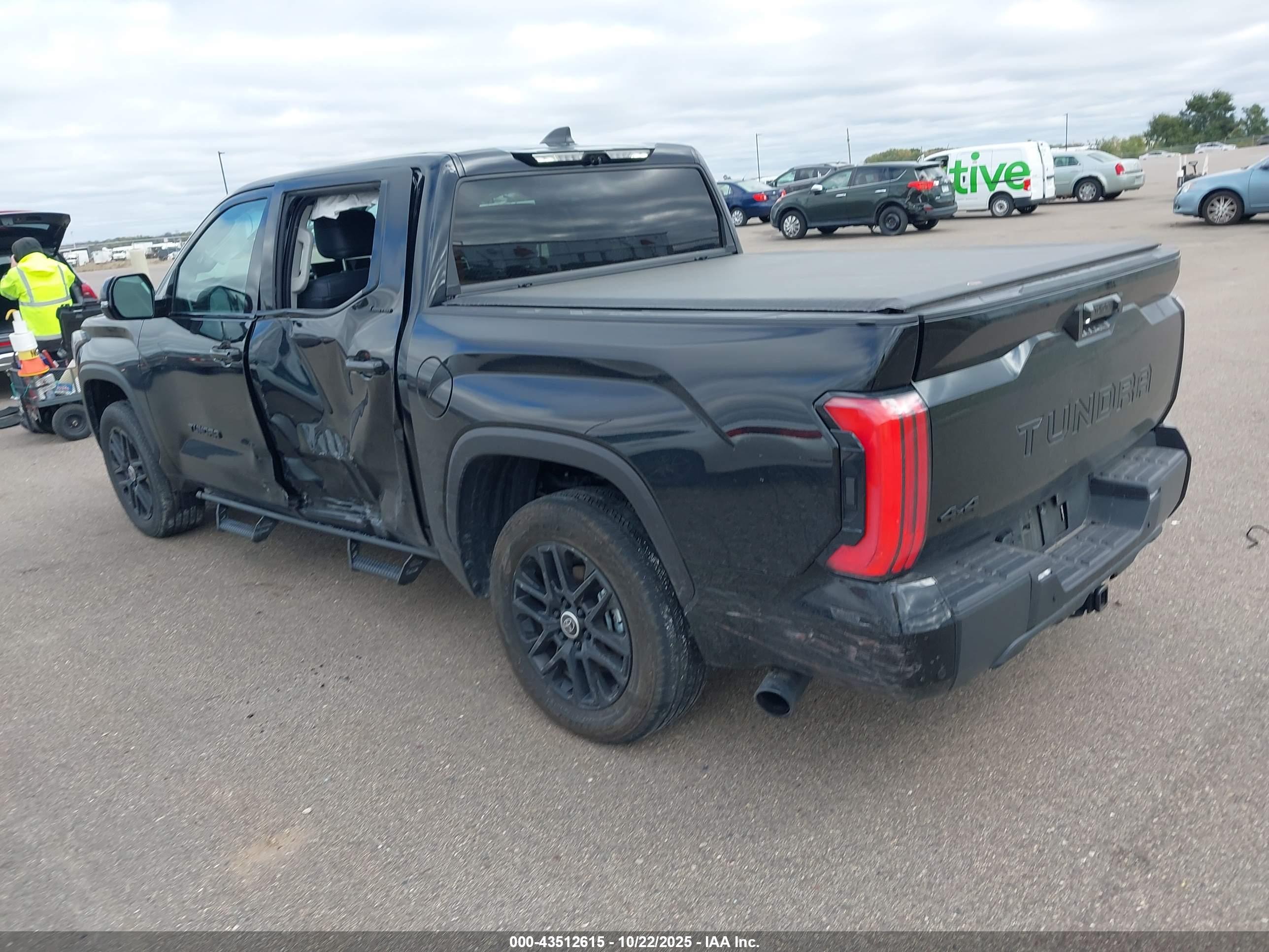 TOYOTA TUNDRA image 3