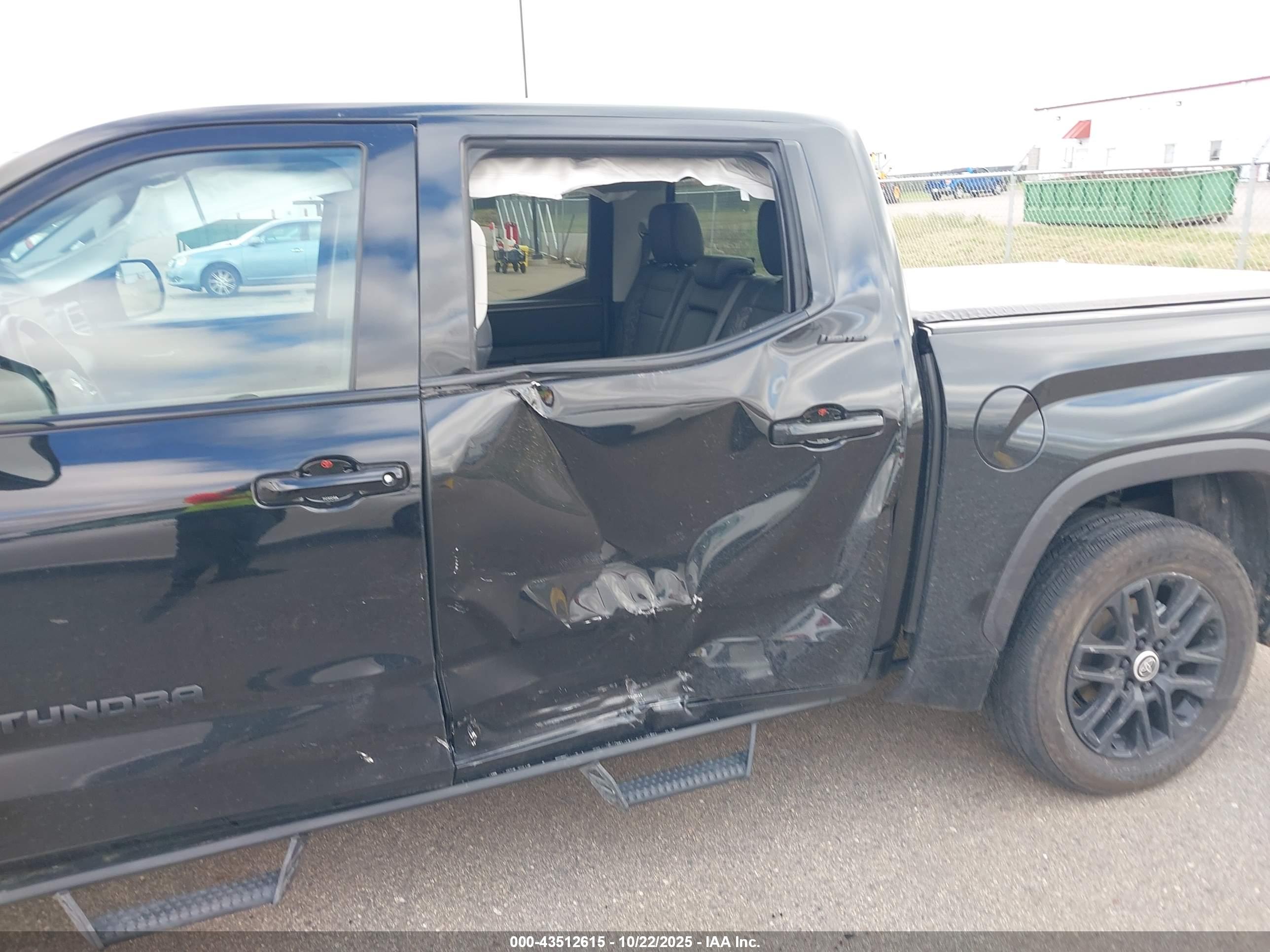 TOYOTA TUNDRA image 6