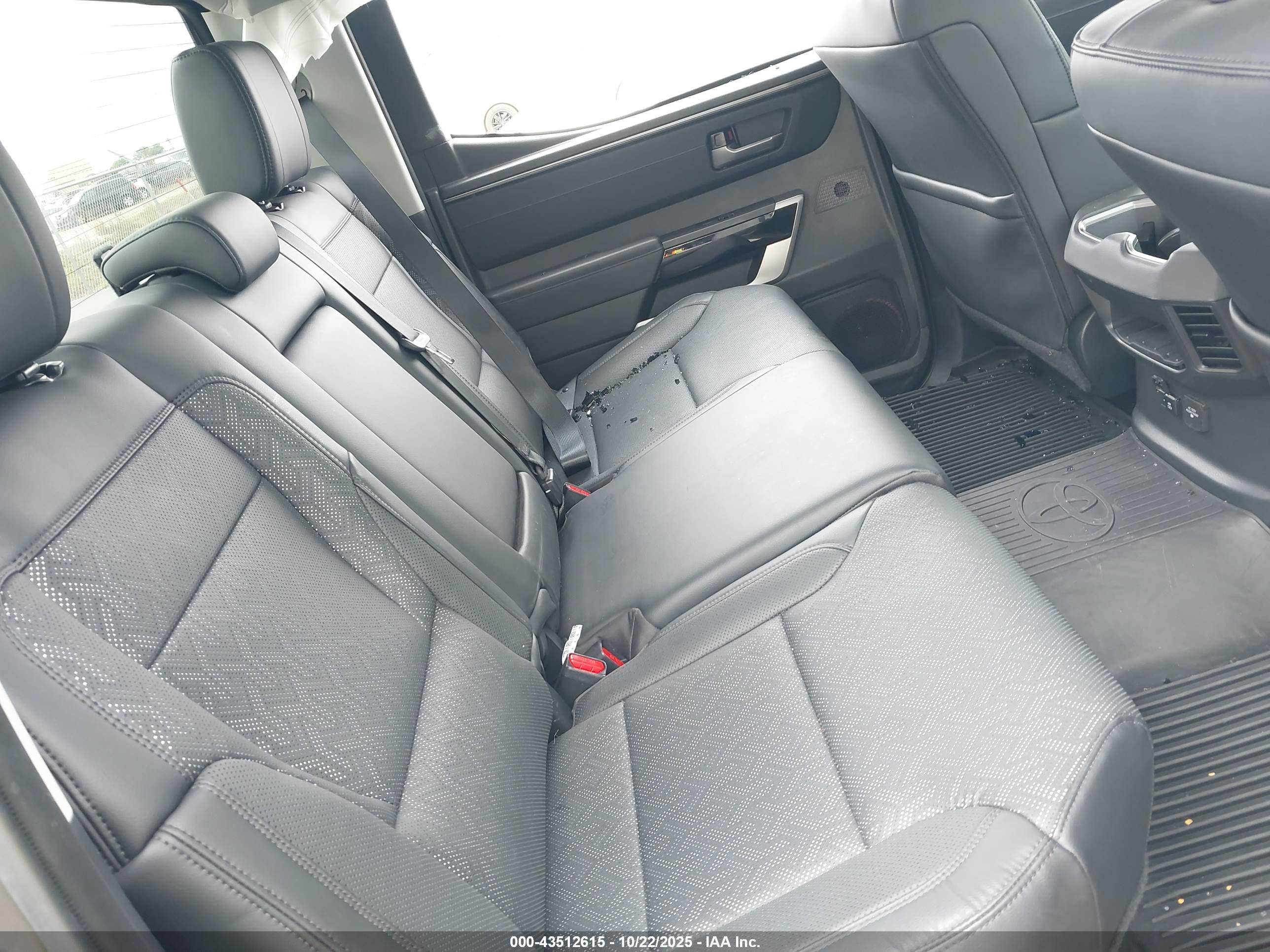 TOYOTA TUNDRA image 8