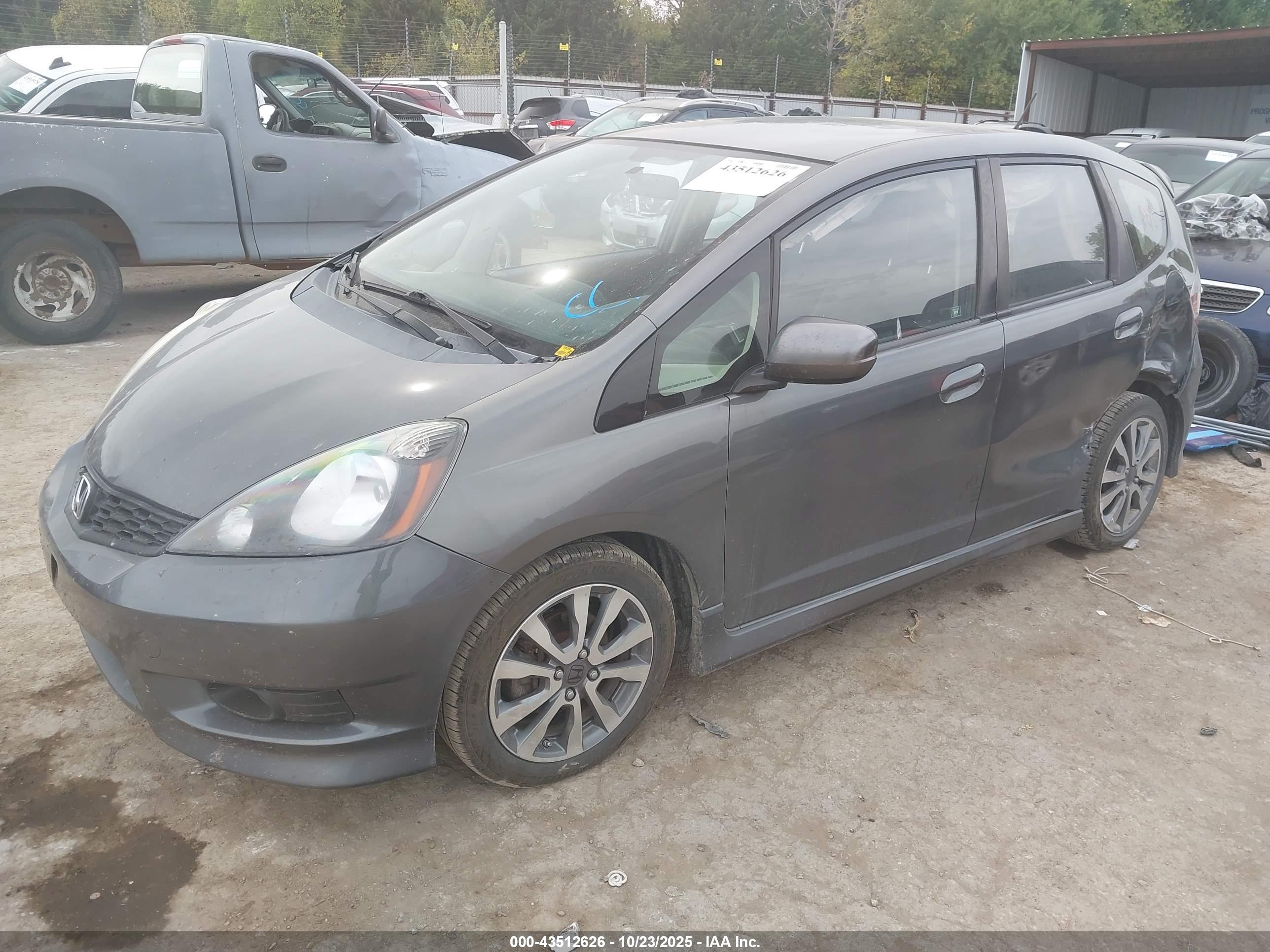 HONDA FIT image 2