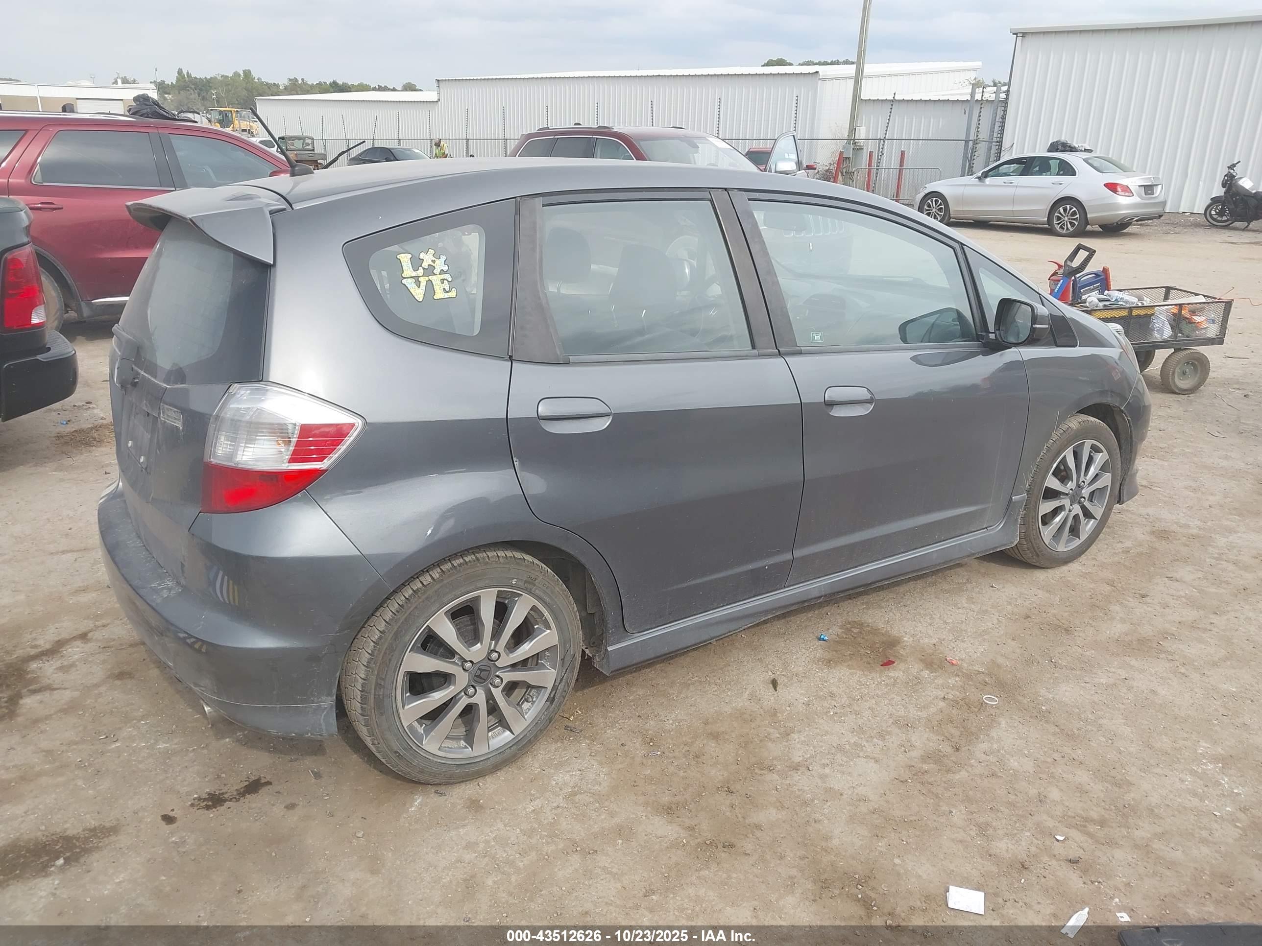 HONDA FIT image 4