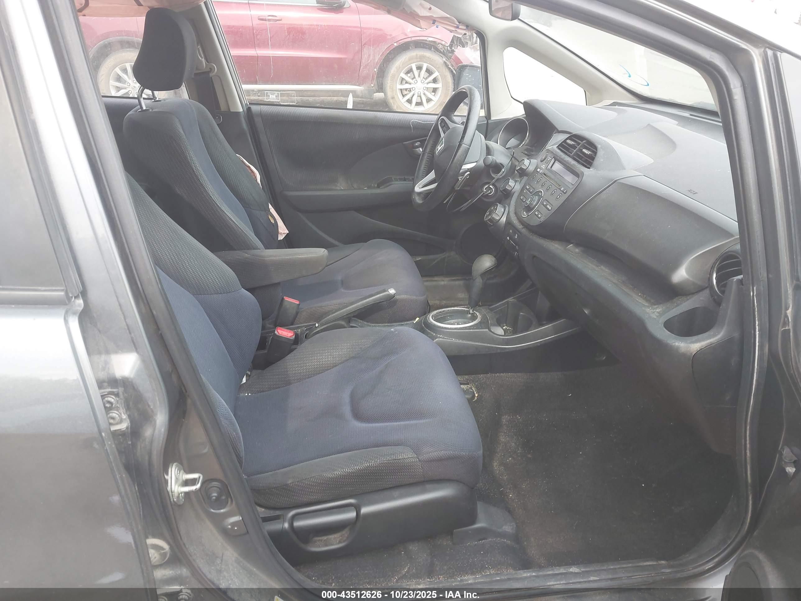 HONDA FIT image 5