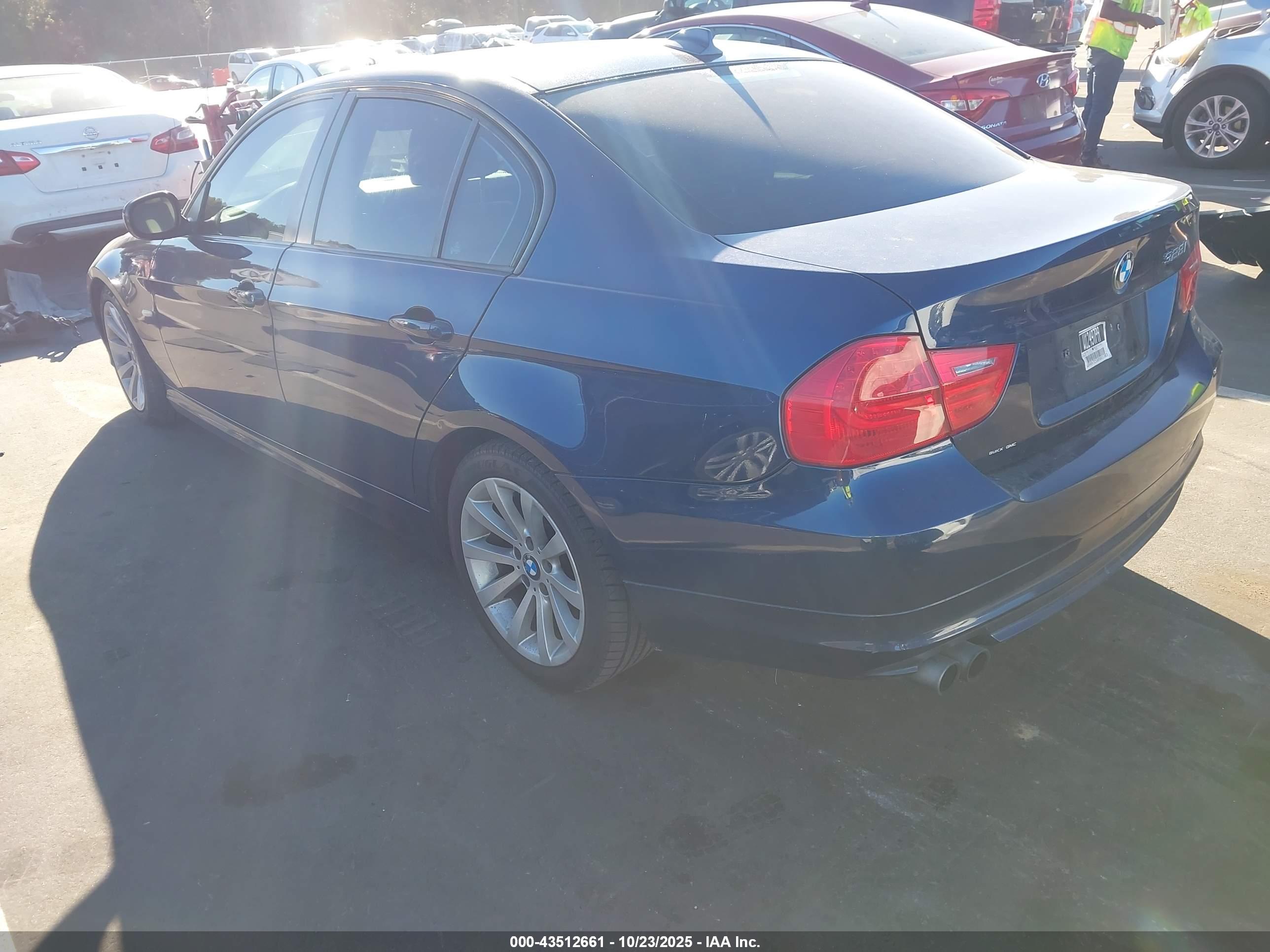 BMW 328I image 3