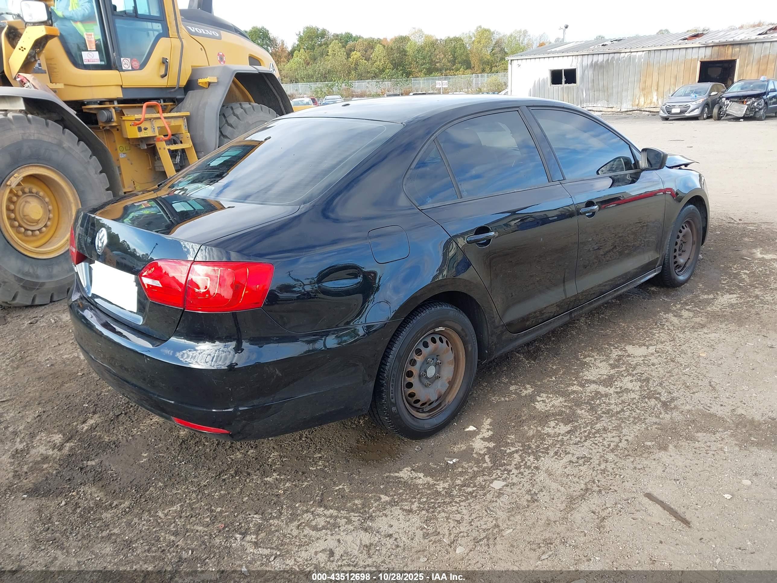 VOLKSWAGEN JETTA image 4