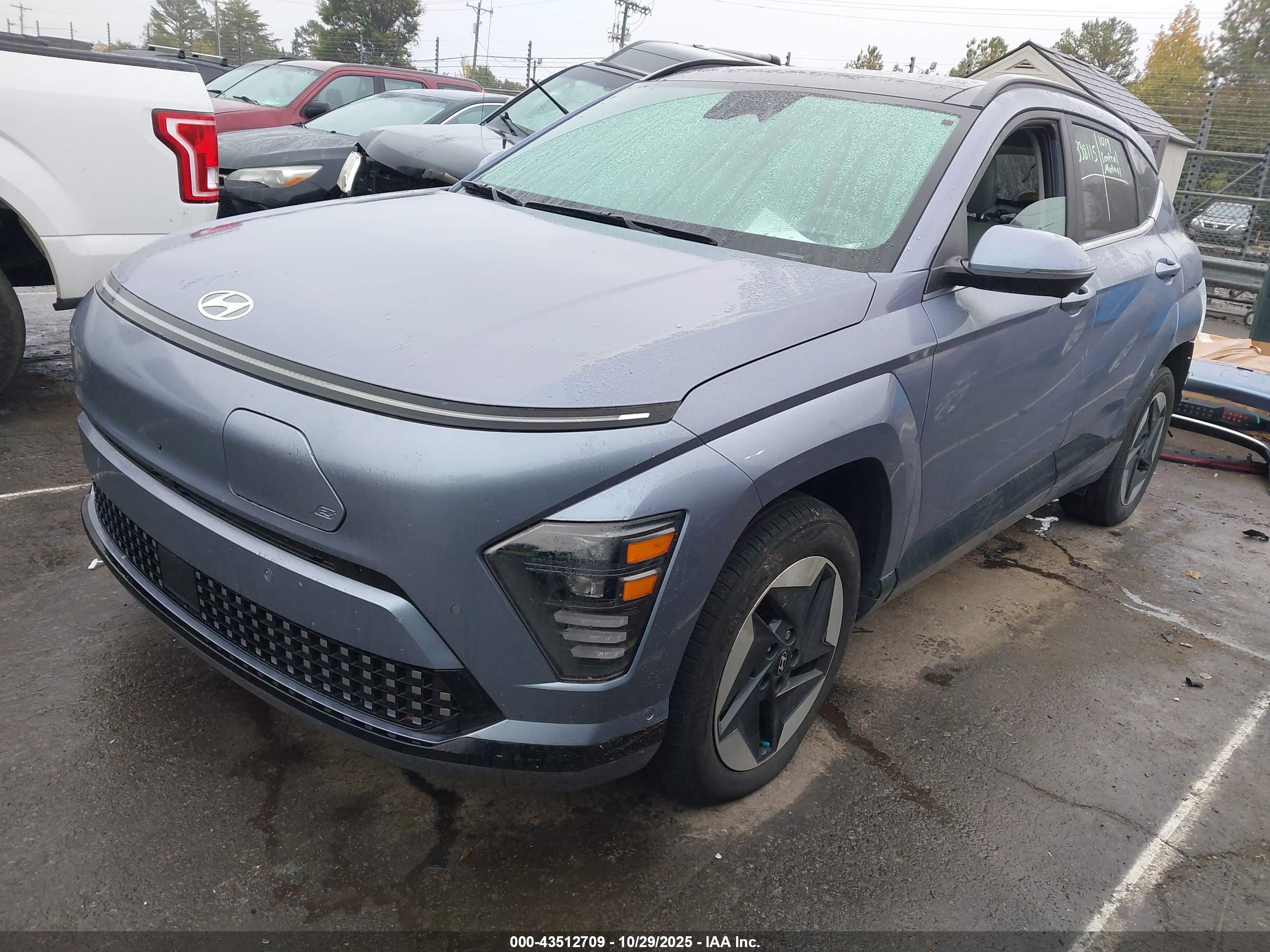 HYUNDAI KONA image 2