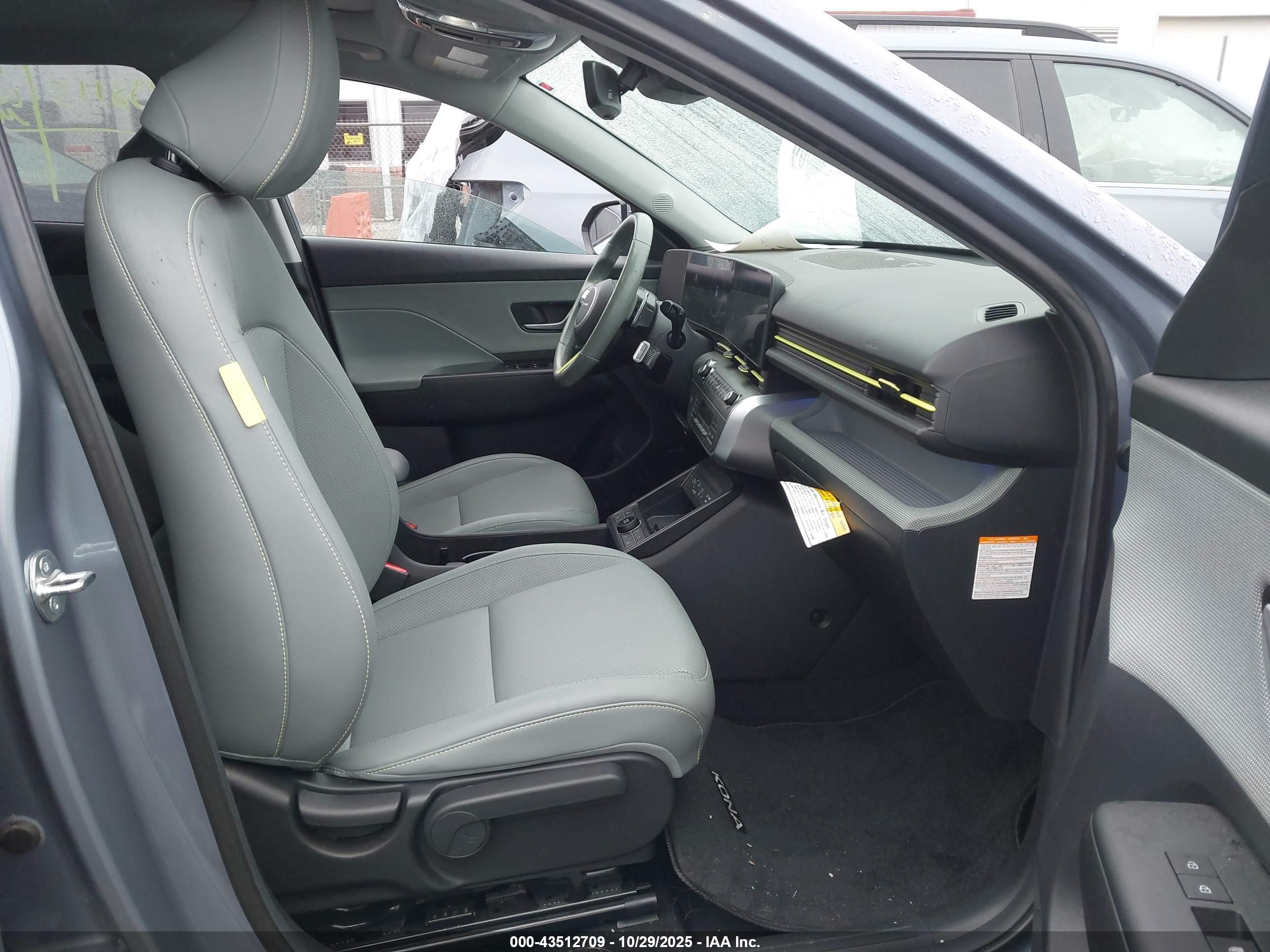 HYUNDAI KONA image 5