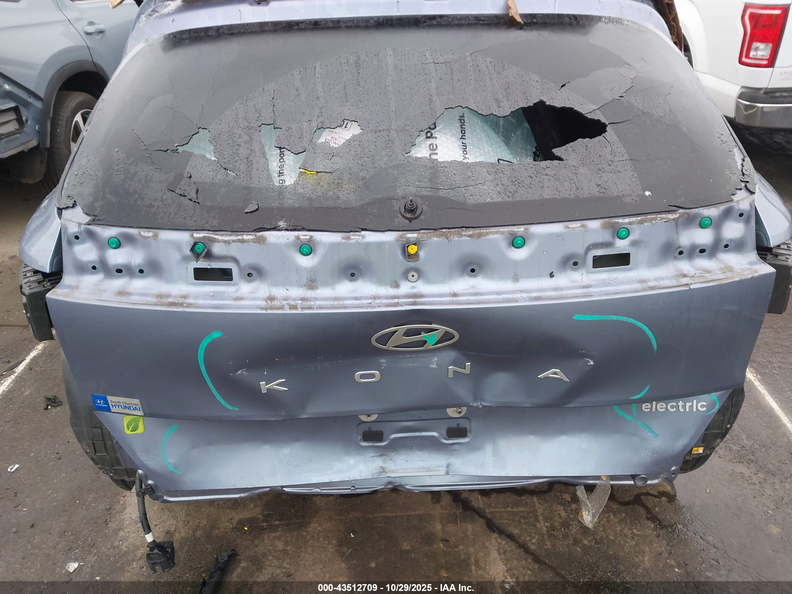 HYUNDAI KONA image 6