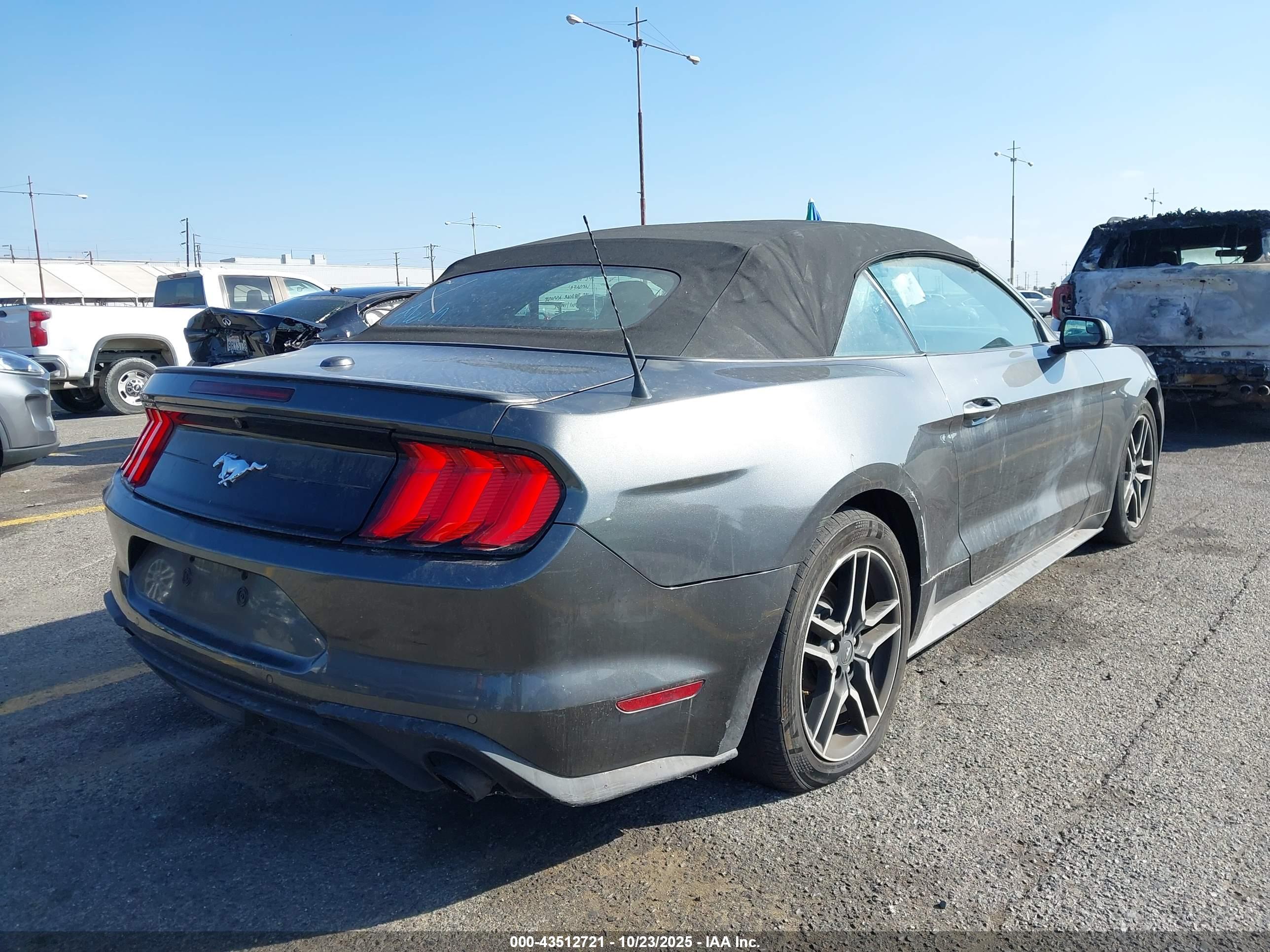FORD MUSTANG image 4
