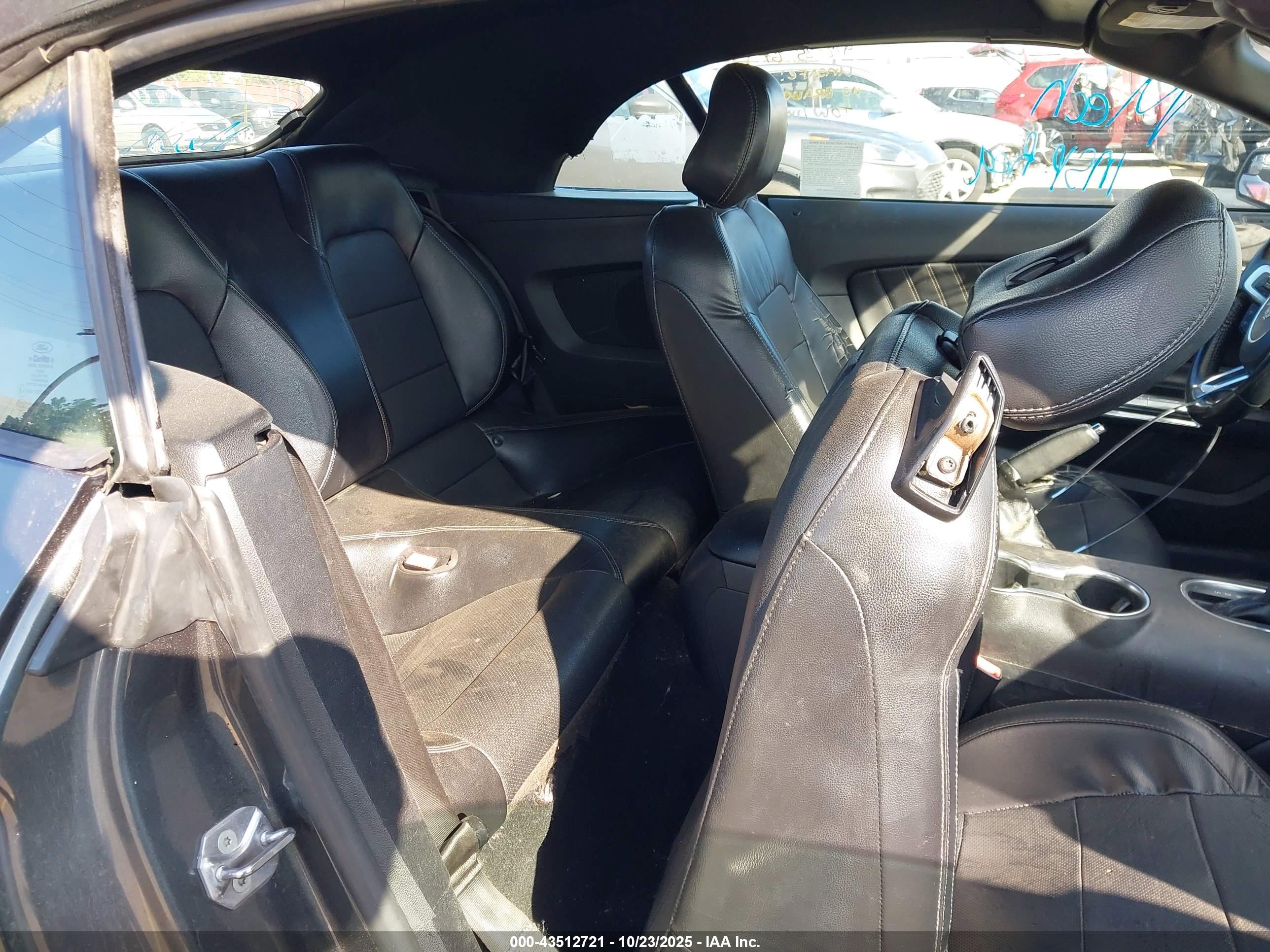 FORD MUSTANG image 8