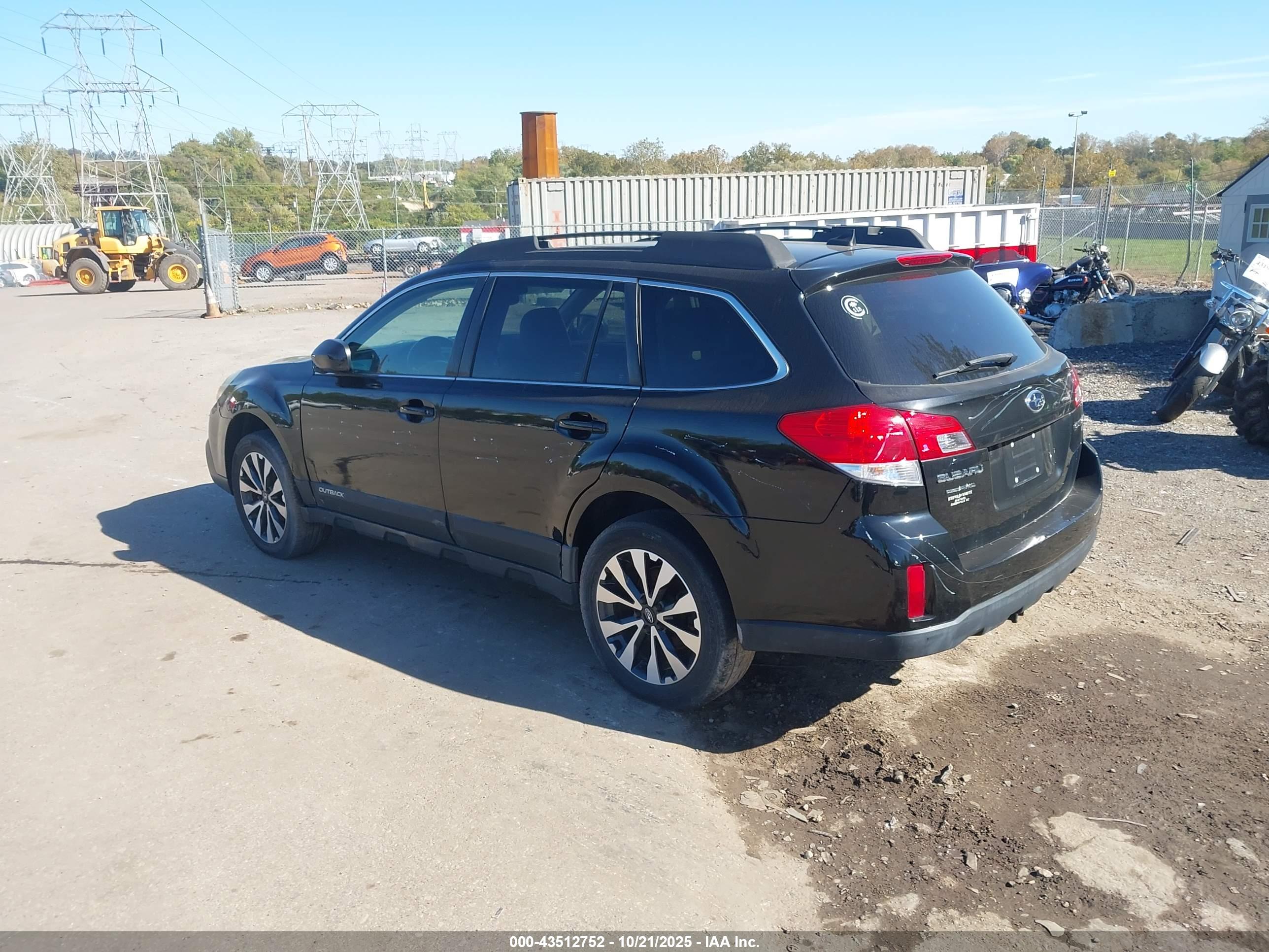 SUBARU OUTBACK image 3