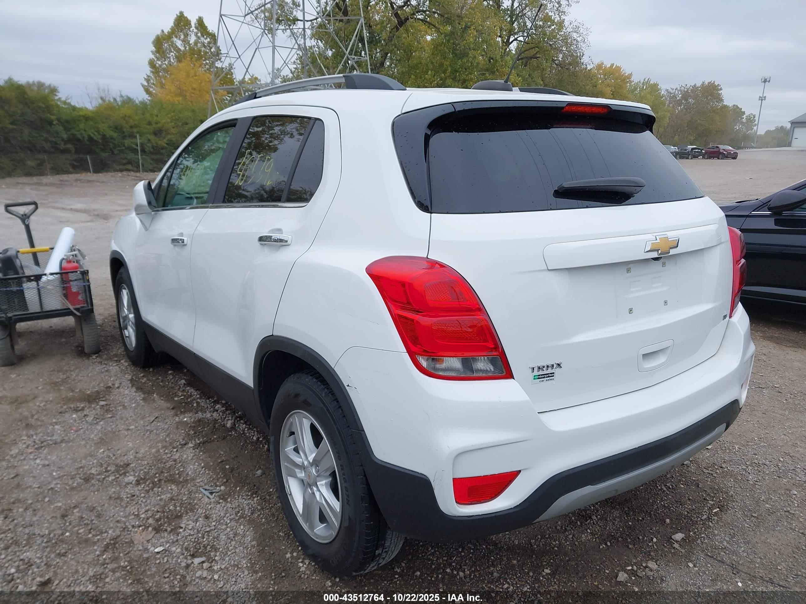 CHEVROLET TRAX image 3