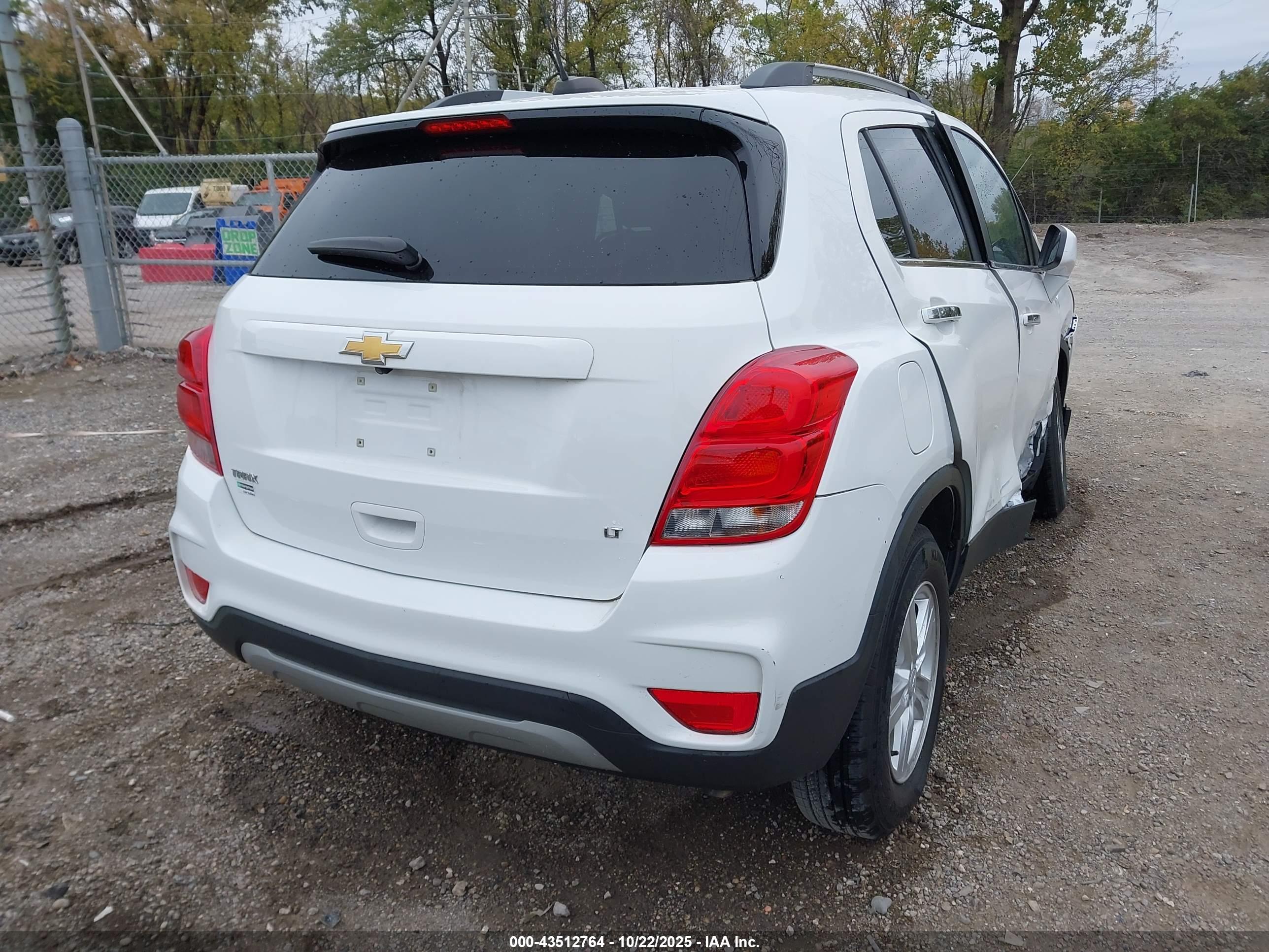 CHEVROLET TRAX image 4