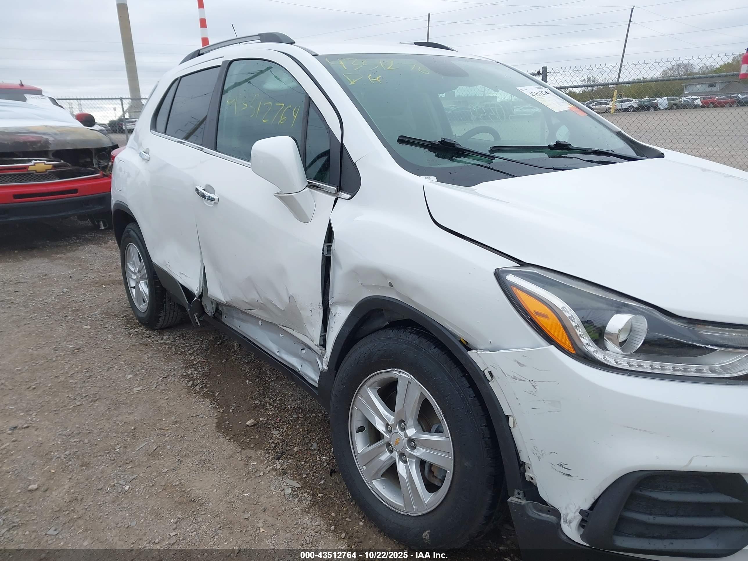 CHEVROLET TRAX image 6