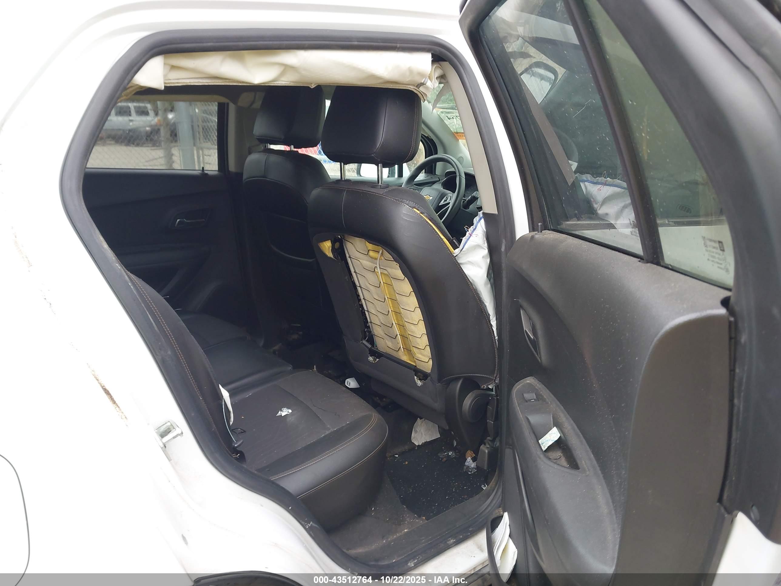 CHEVROLET TRAX image 8