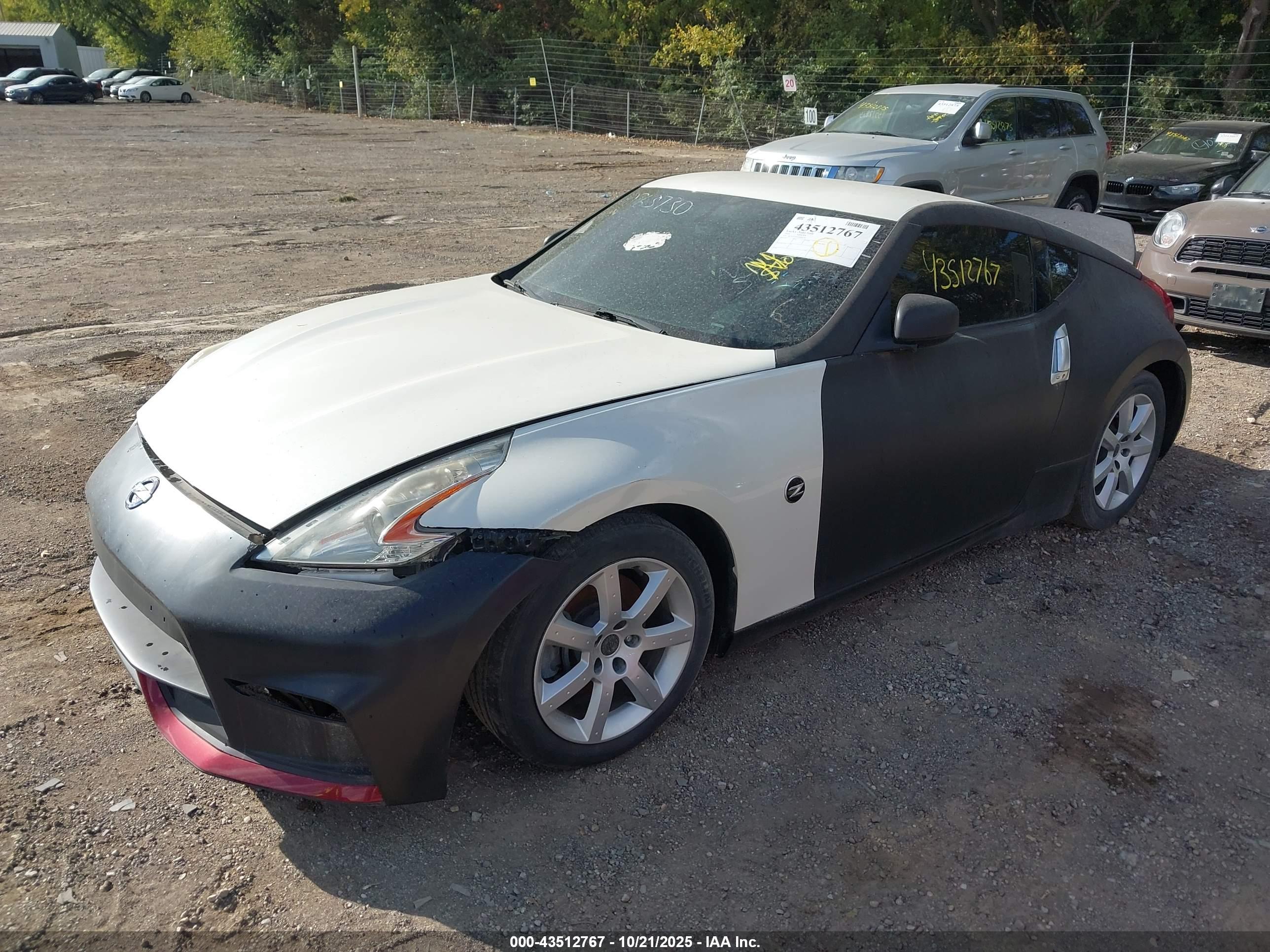 NISSAN 370Z image 2