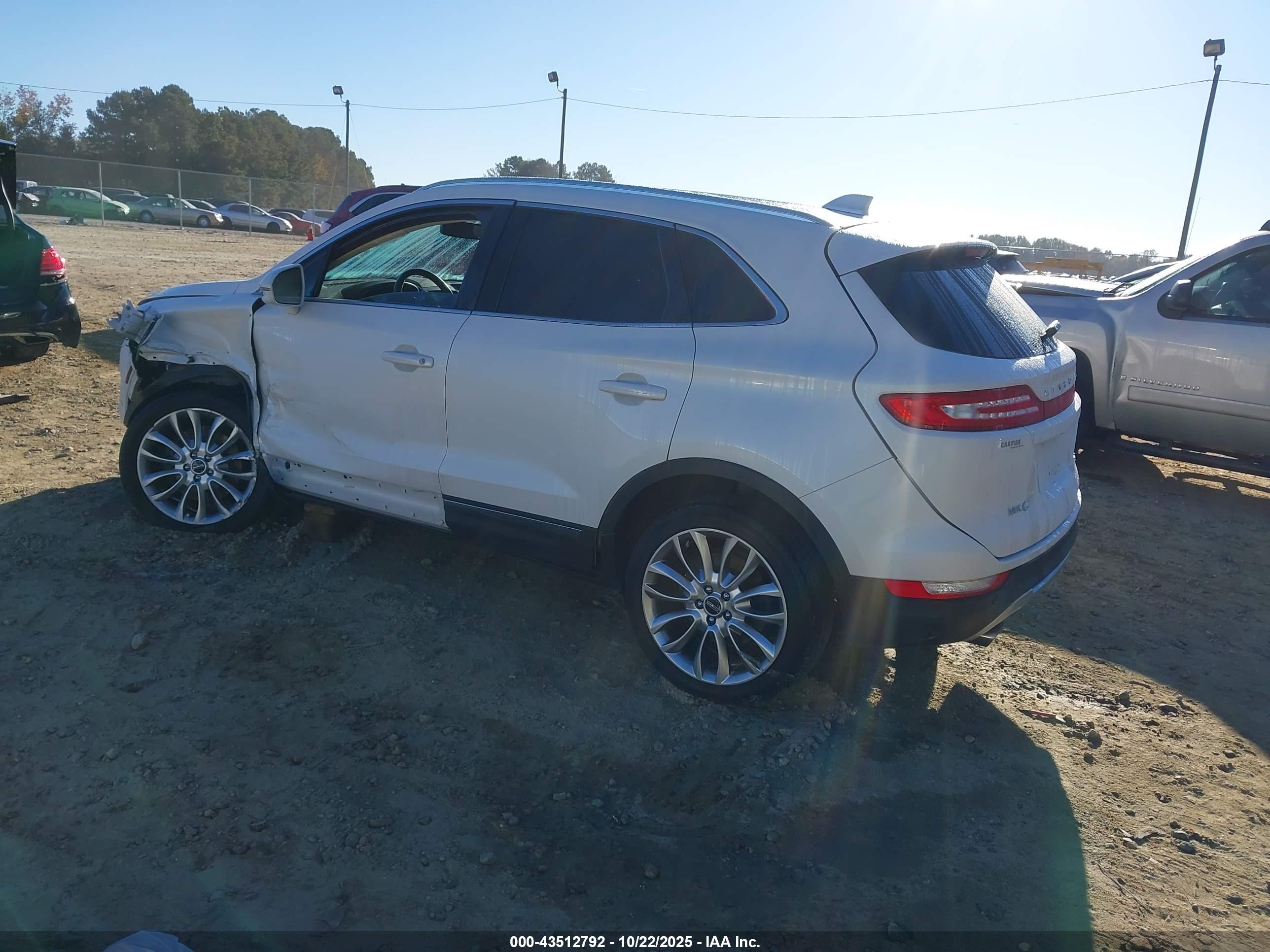 LINCOLN MKC image 3