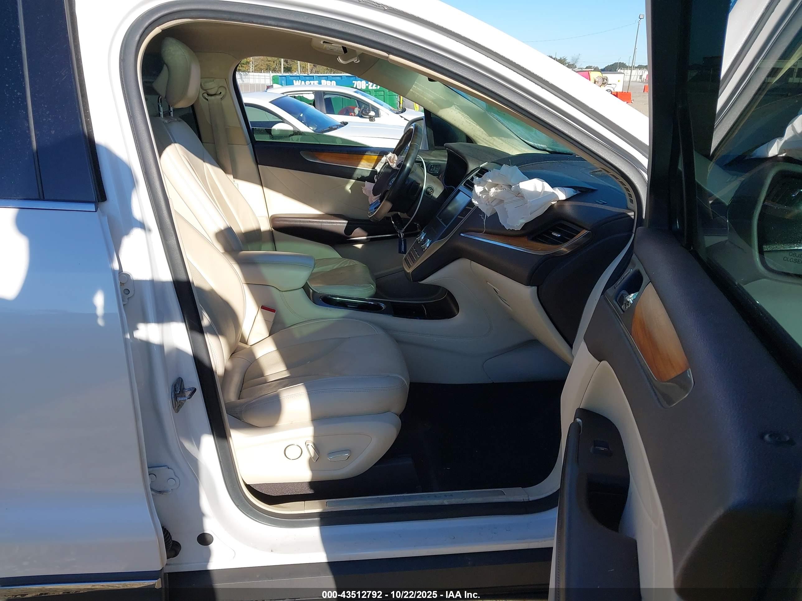 LINCOLN MKC image 5