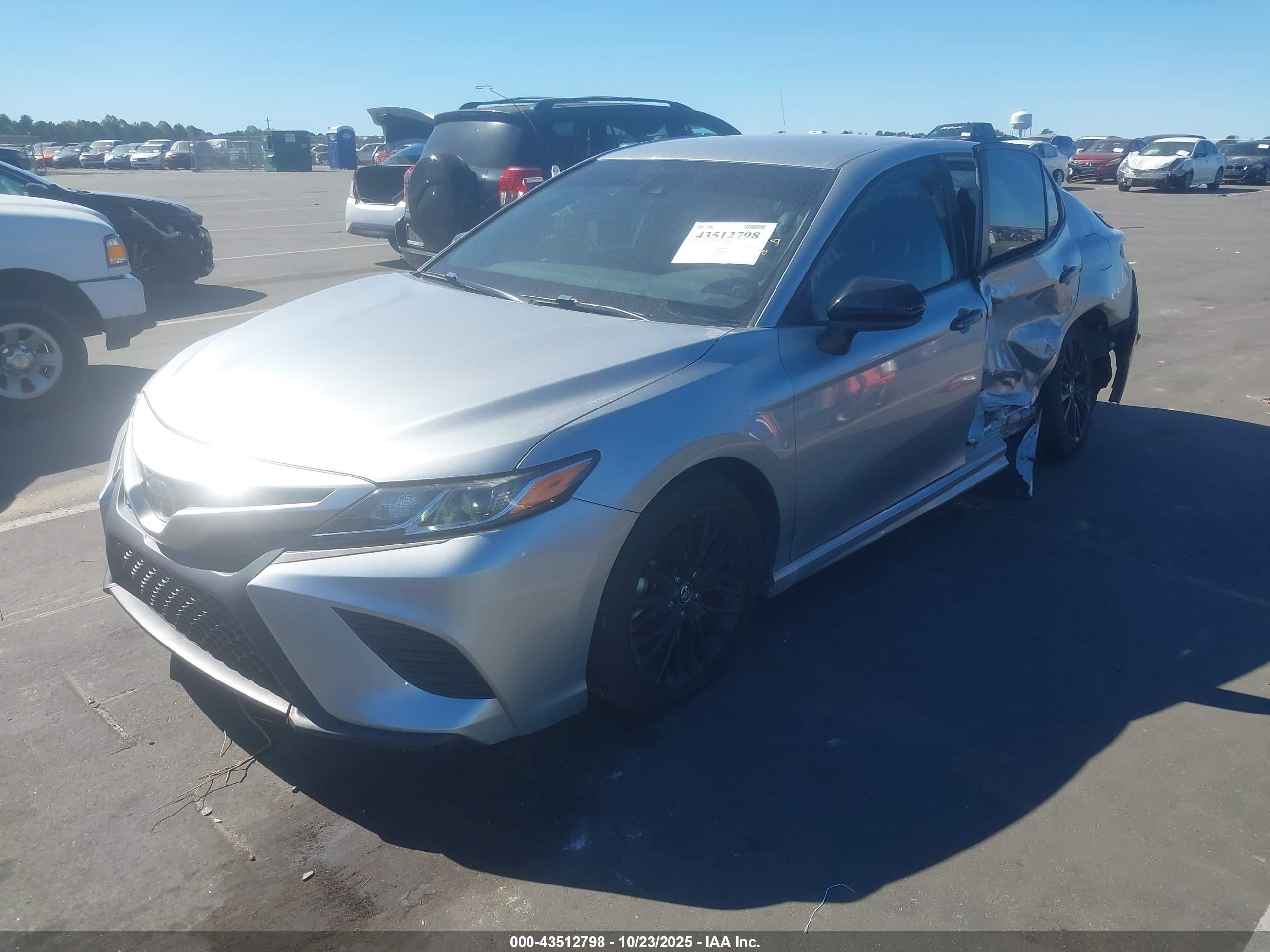 TOYOTA CAMRY image 2