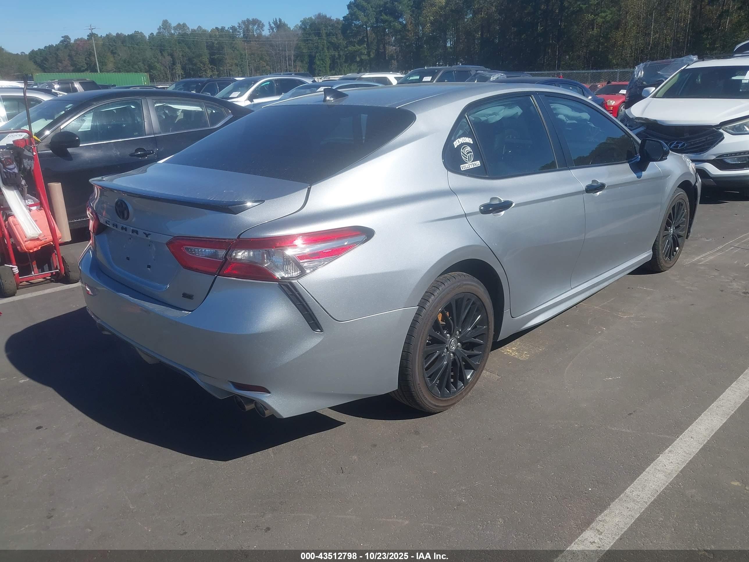 TOYOTA CAMRY image 4