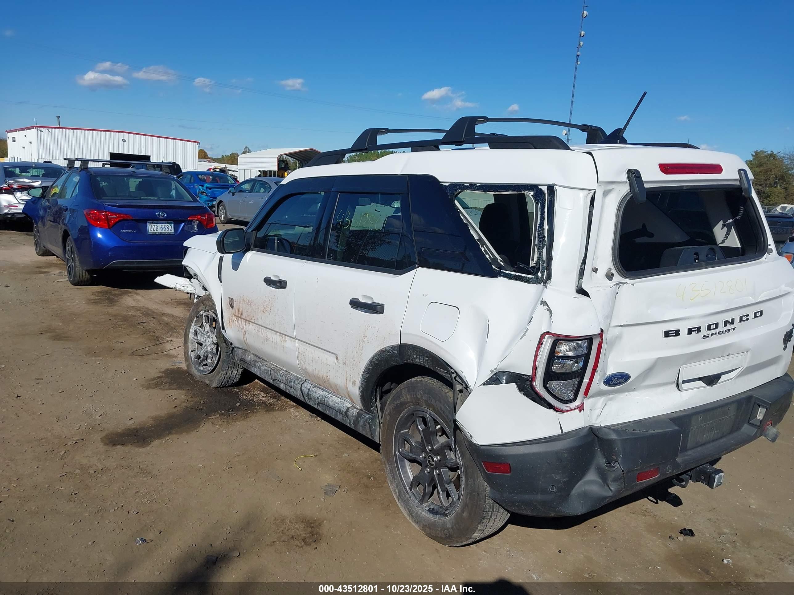 FORD BRONCO image 3
