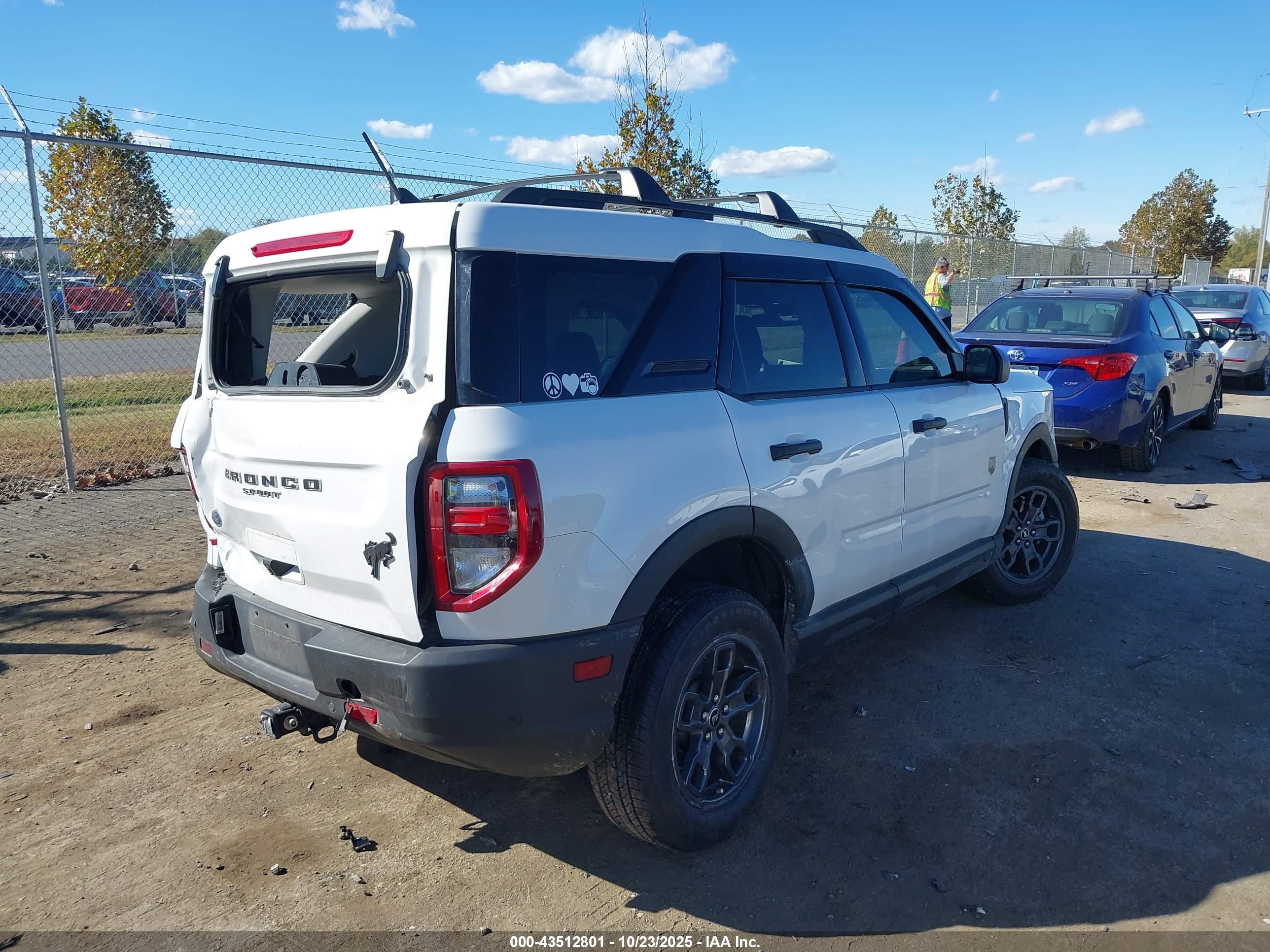 FORD BRONCO image 4