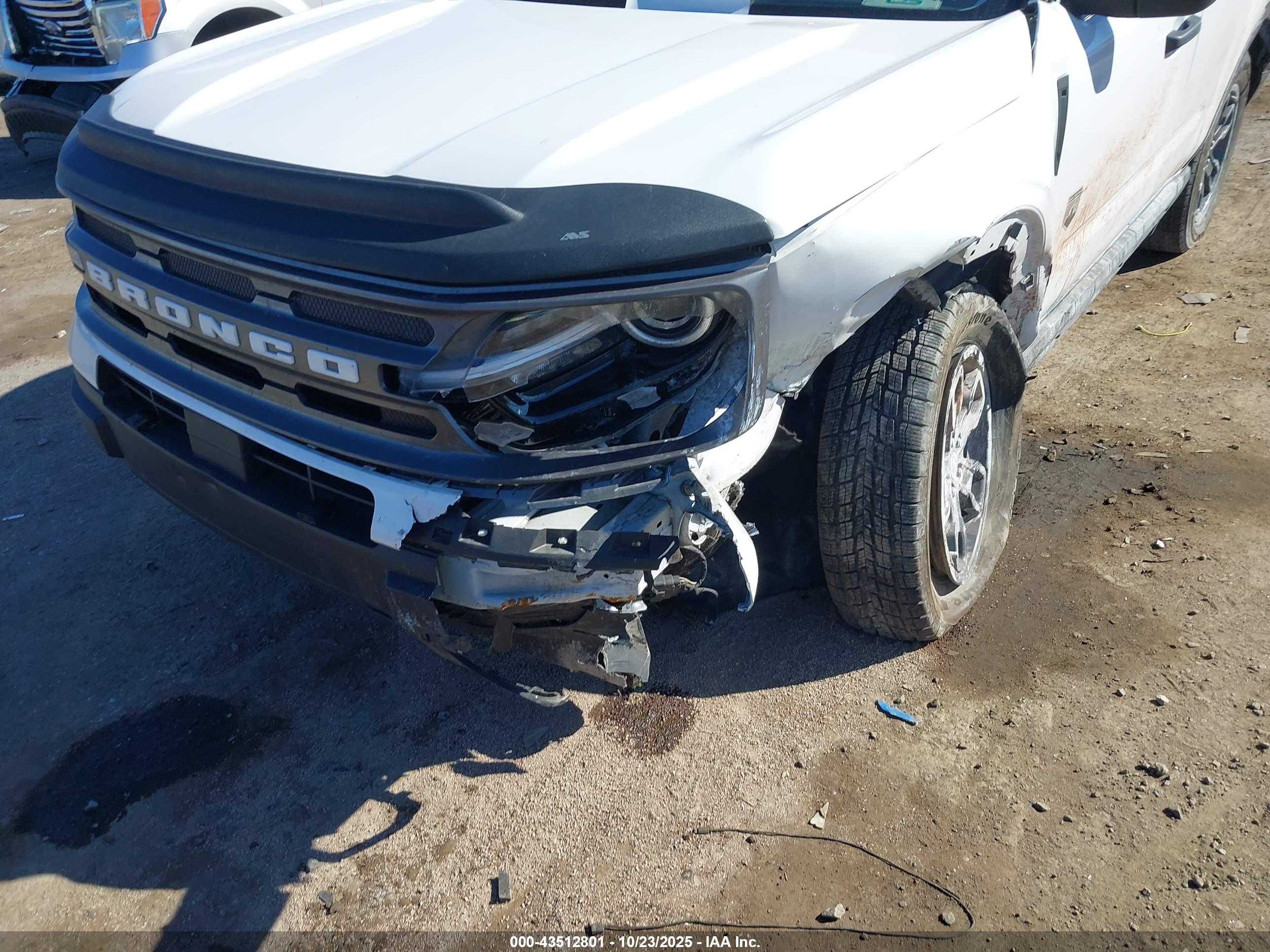 FORD BRONCO image 6
