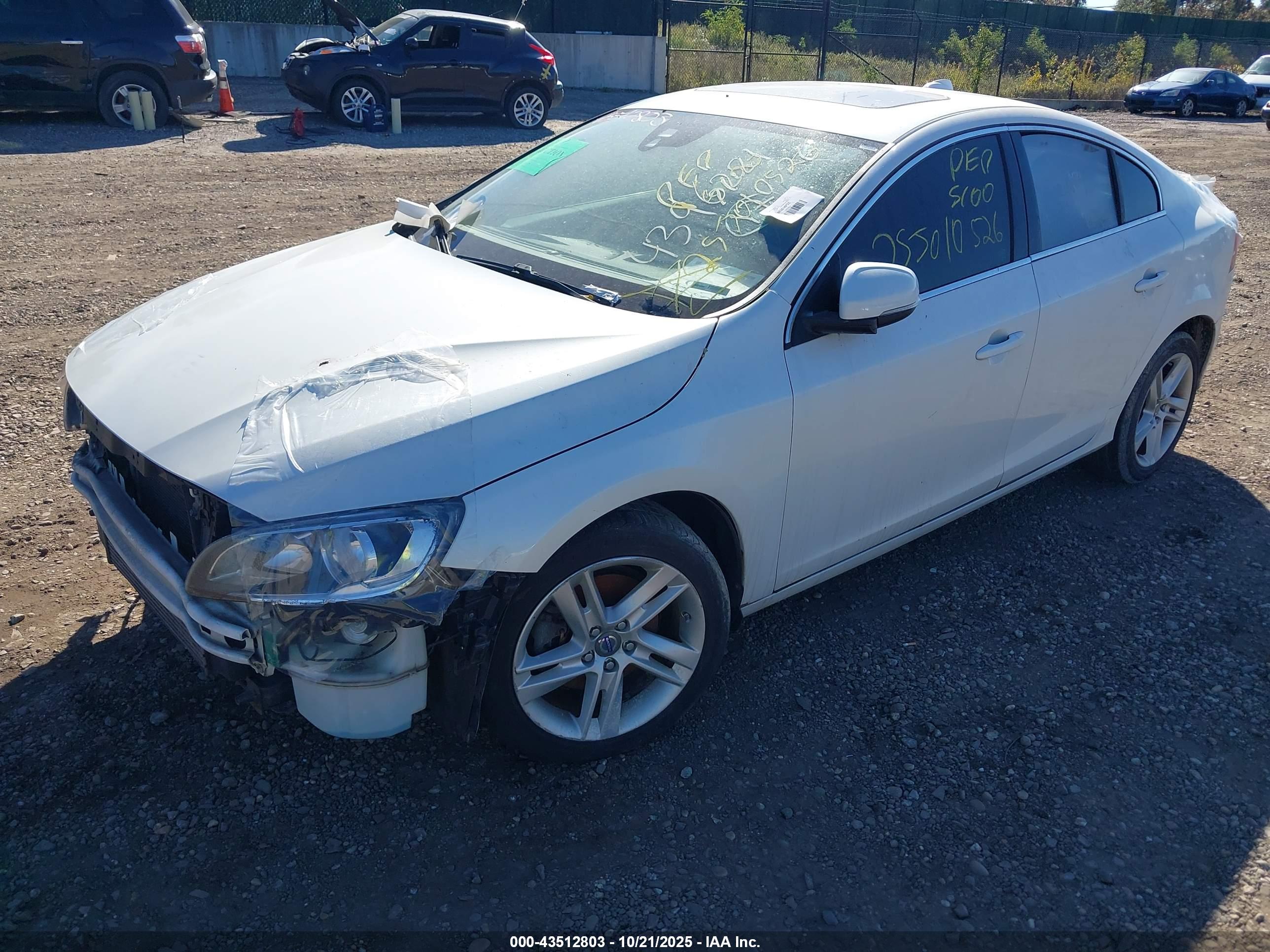 VOLVO S60 image 2