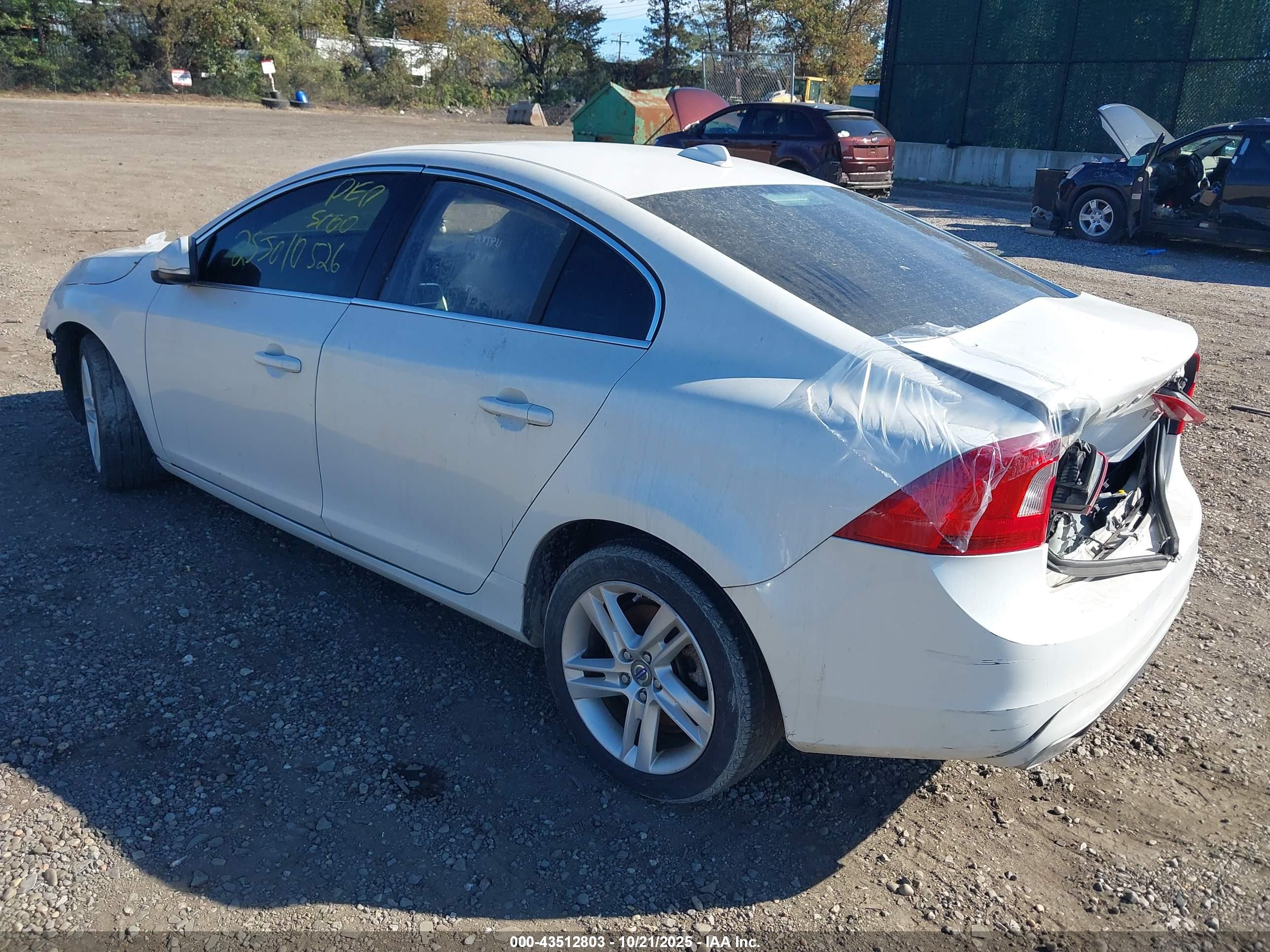 VOLVO S60 image 3