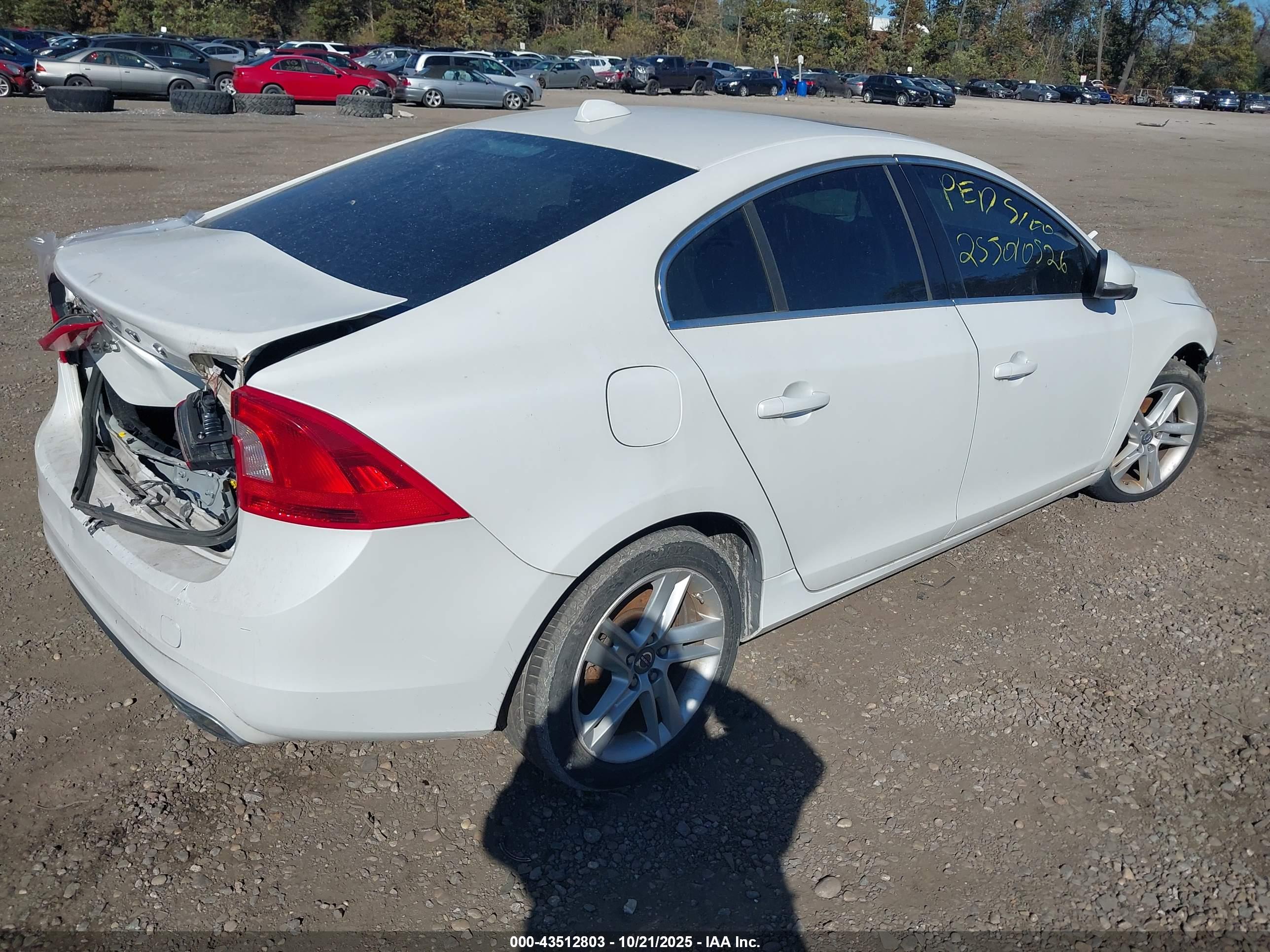 VOLVO S60 image 4