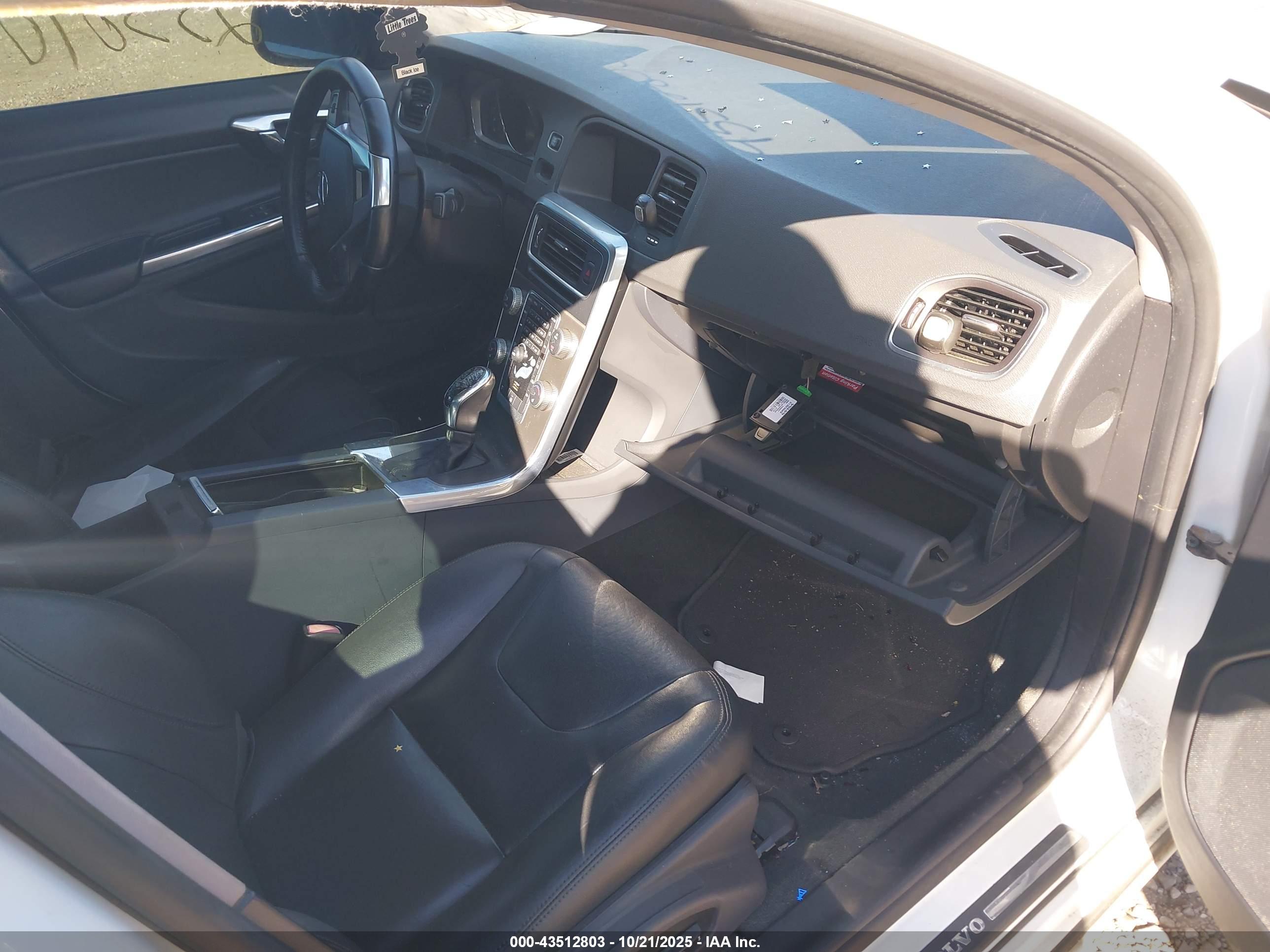 VOLVO S60 image 5