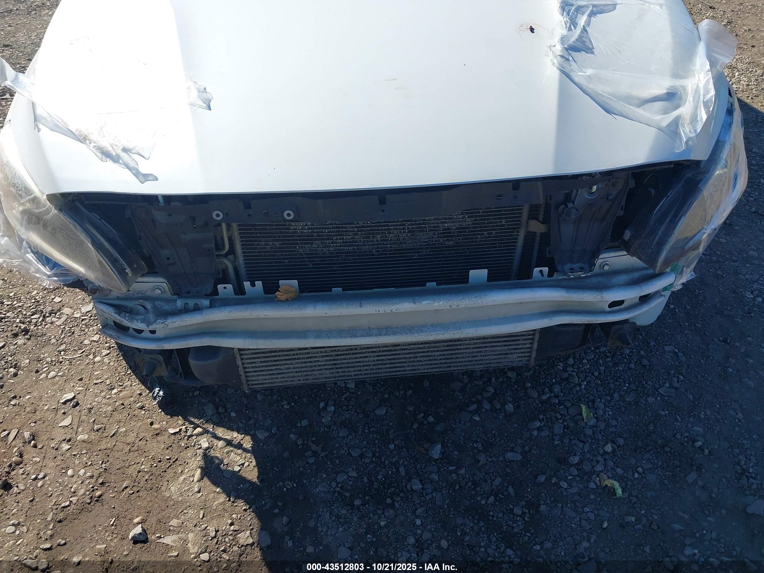 VOLVO S60 image 6