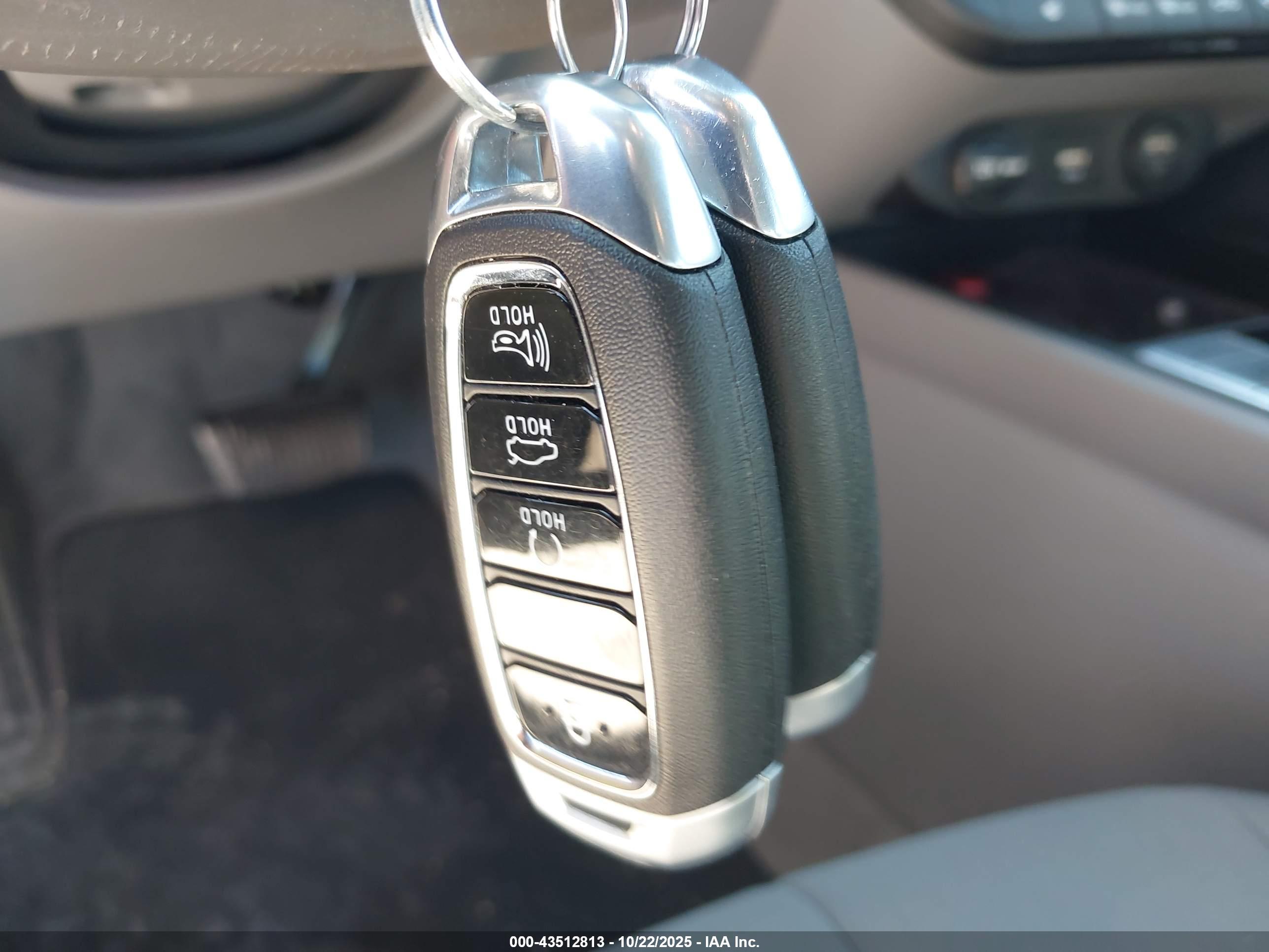 HYUNDAI ELANTRA image 11