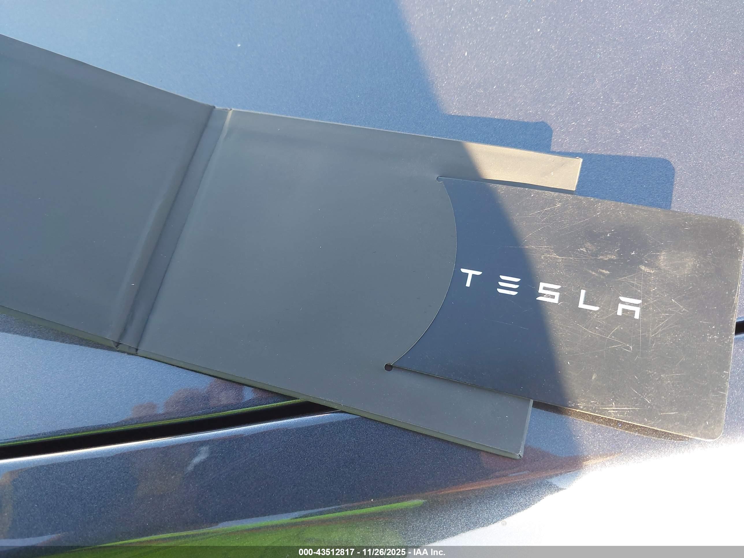 TESLA MODEL image 11
