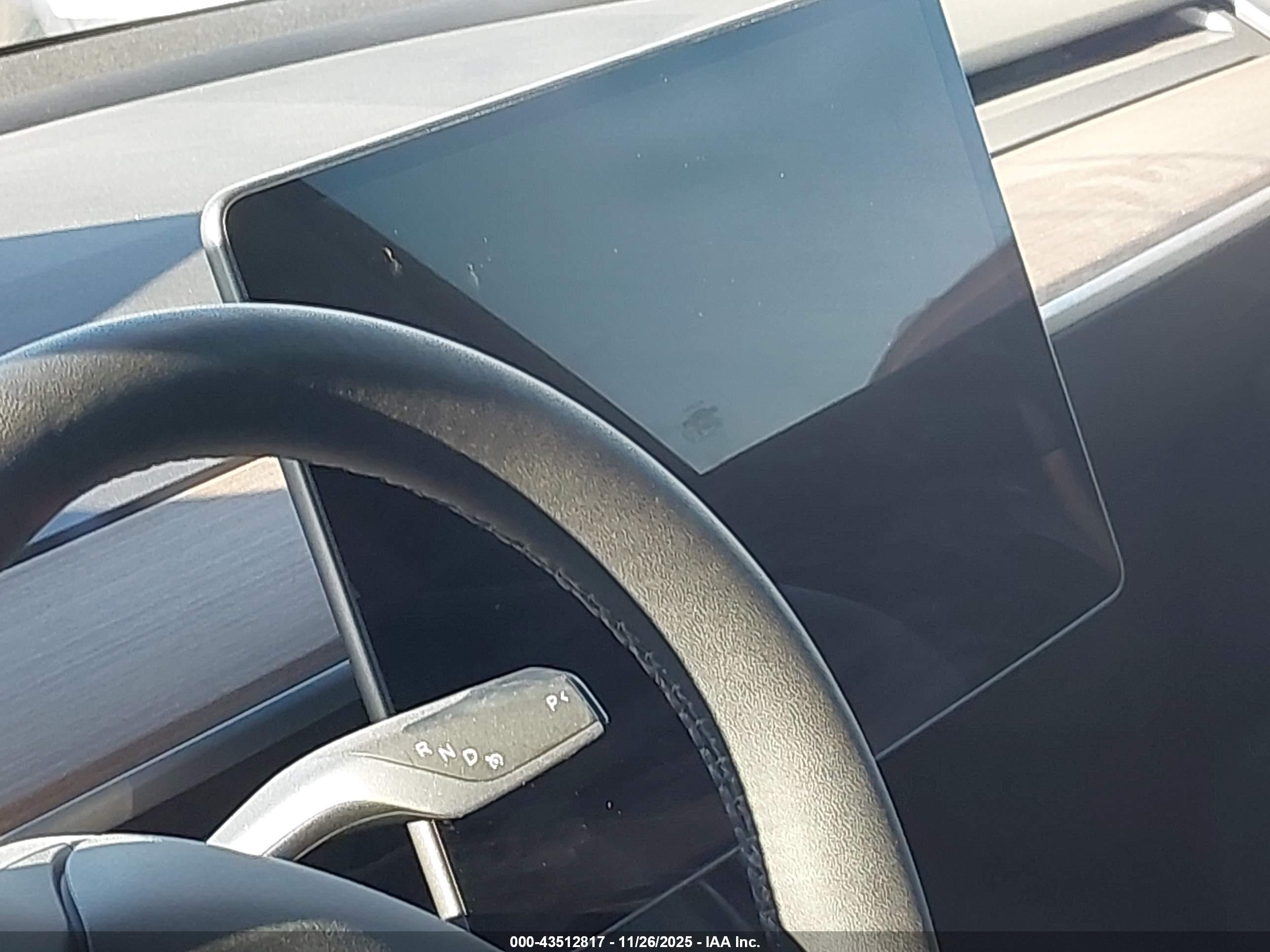 TESLA MODEL image 7