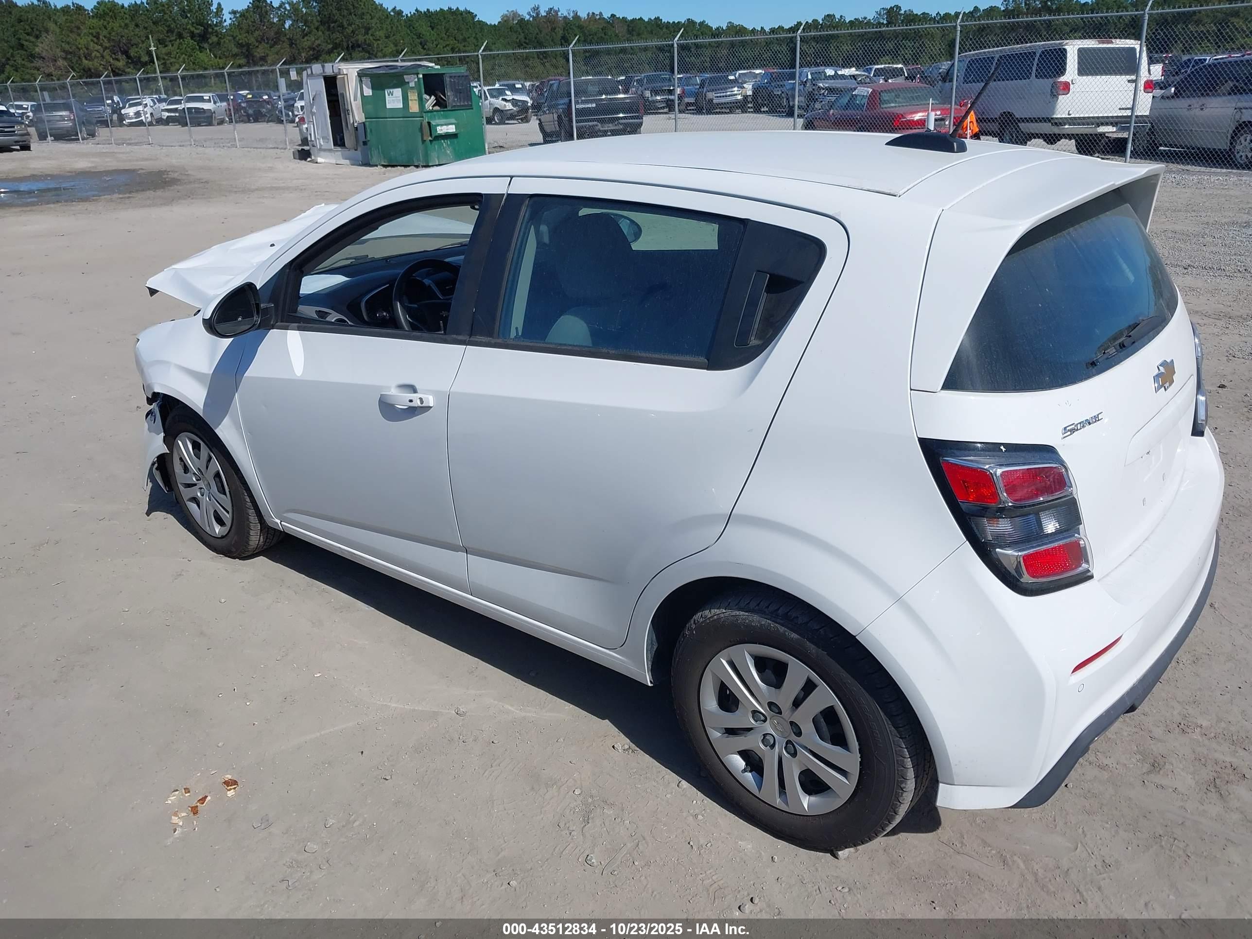 CHEVROLET SONIC image 3