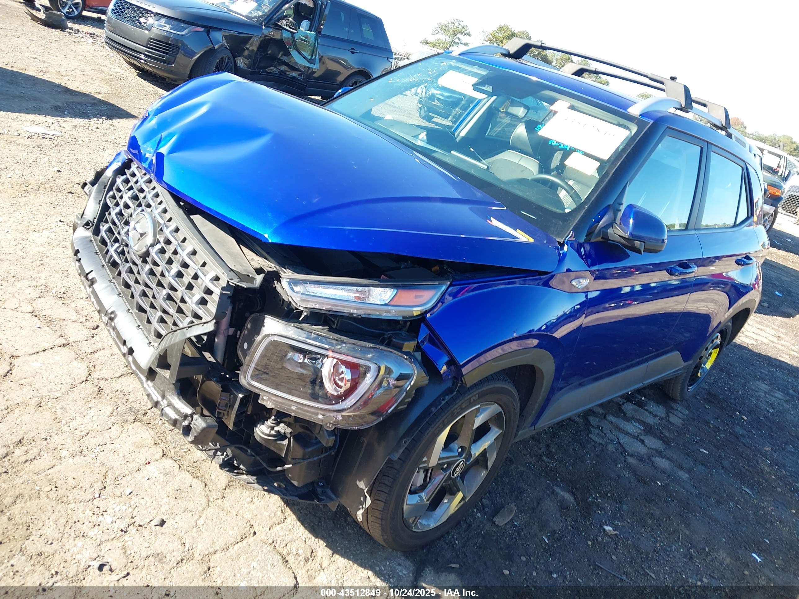 HYUNDAI VENUE image 2