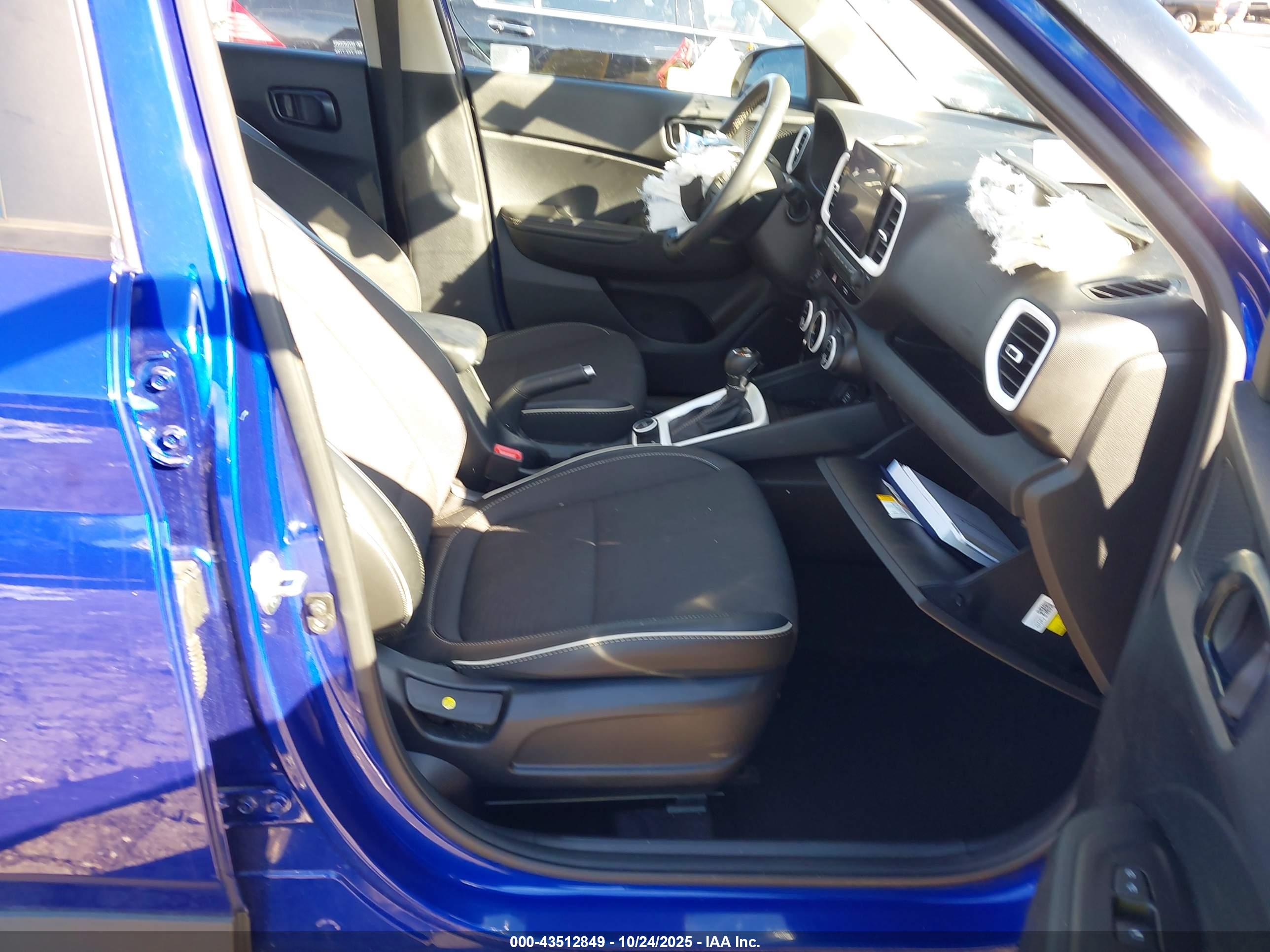 HYUNDAI VENUE image 5