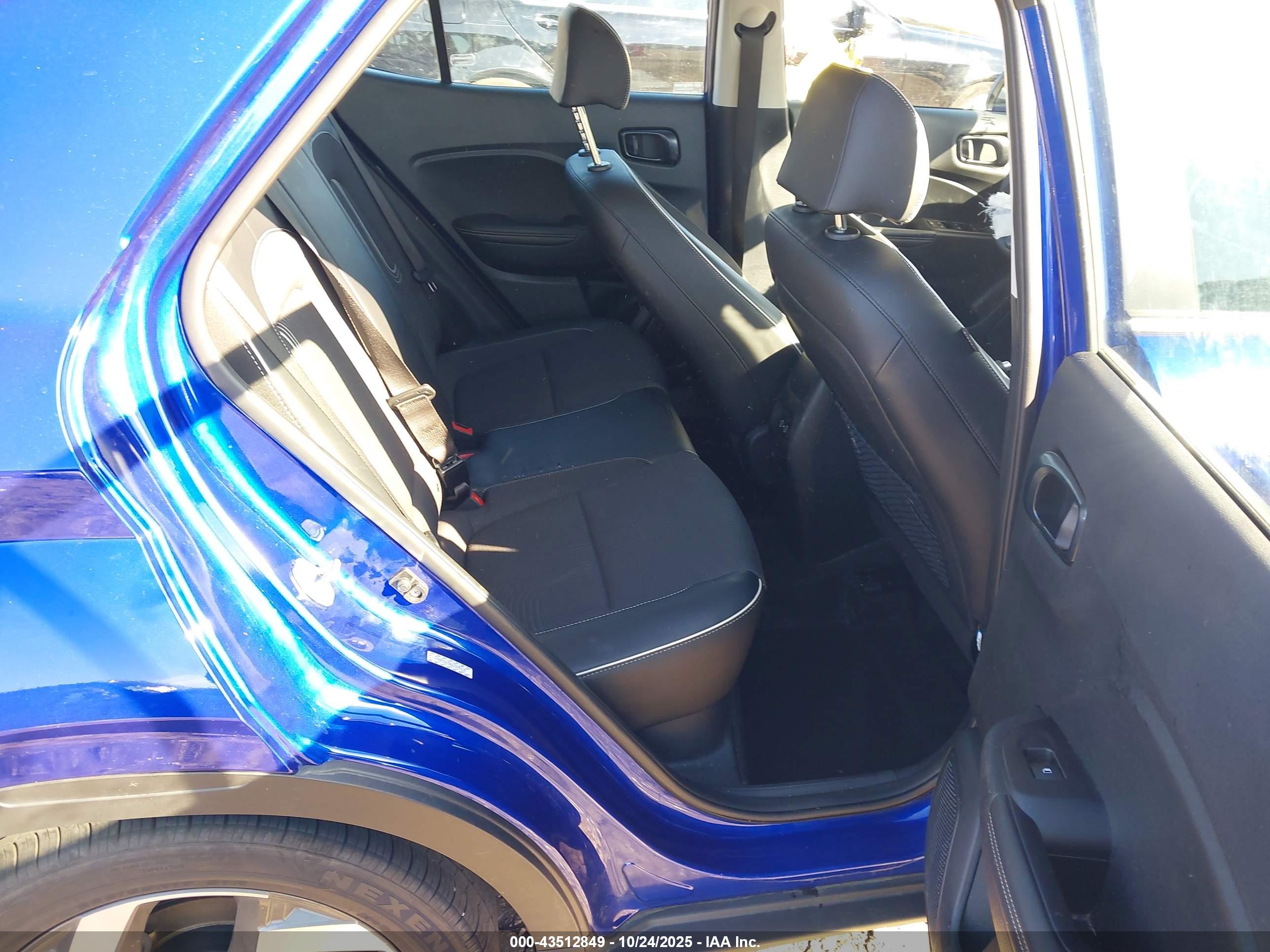 HYUNDAI VENUE image 8