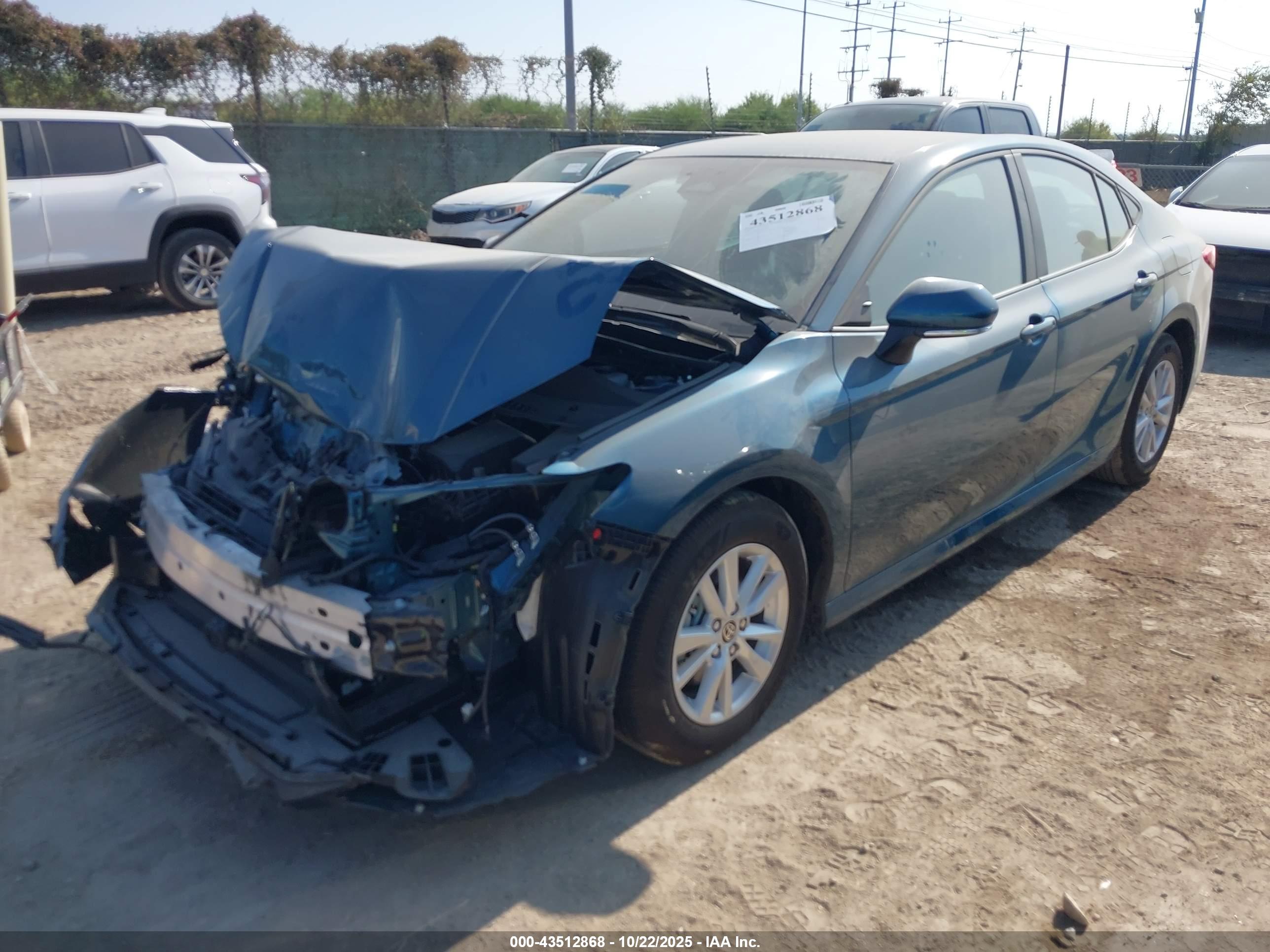 TOYOTA CAMRY image 2