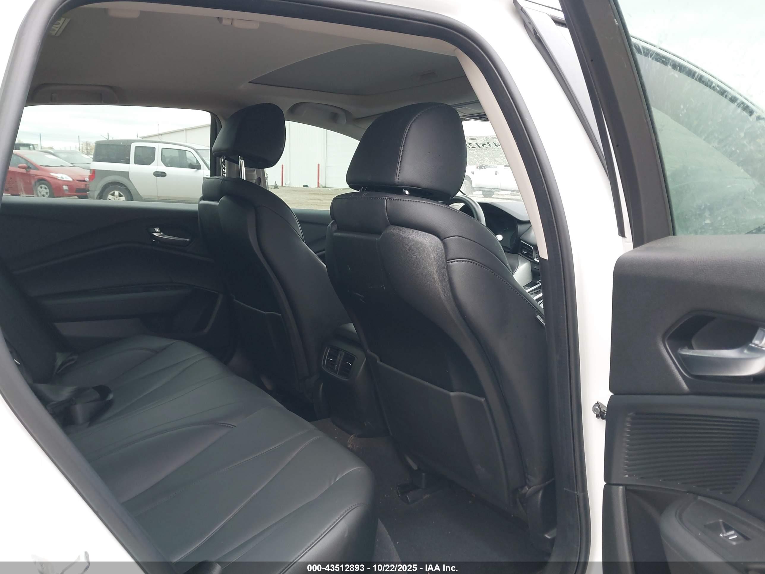 ACURA TLX image 8