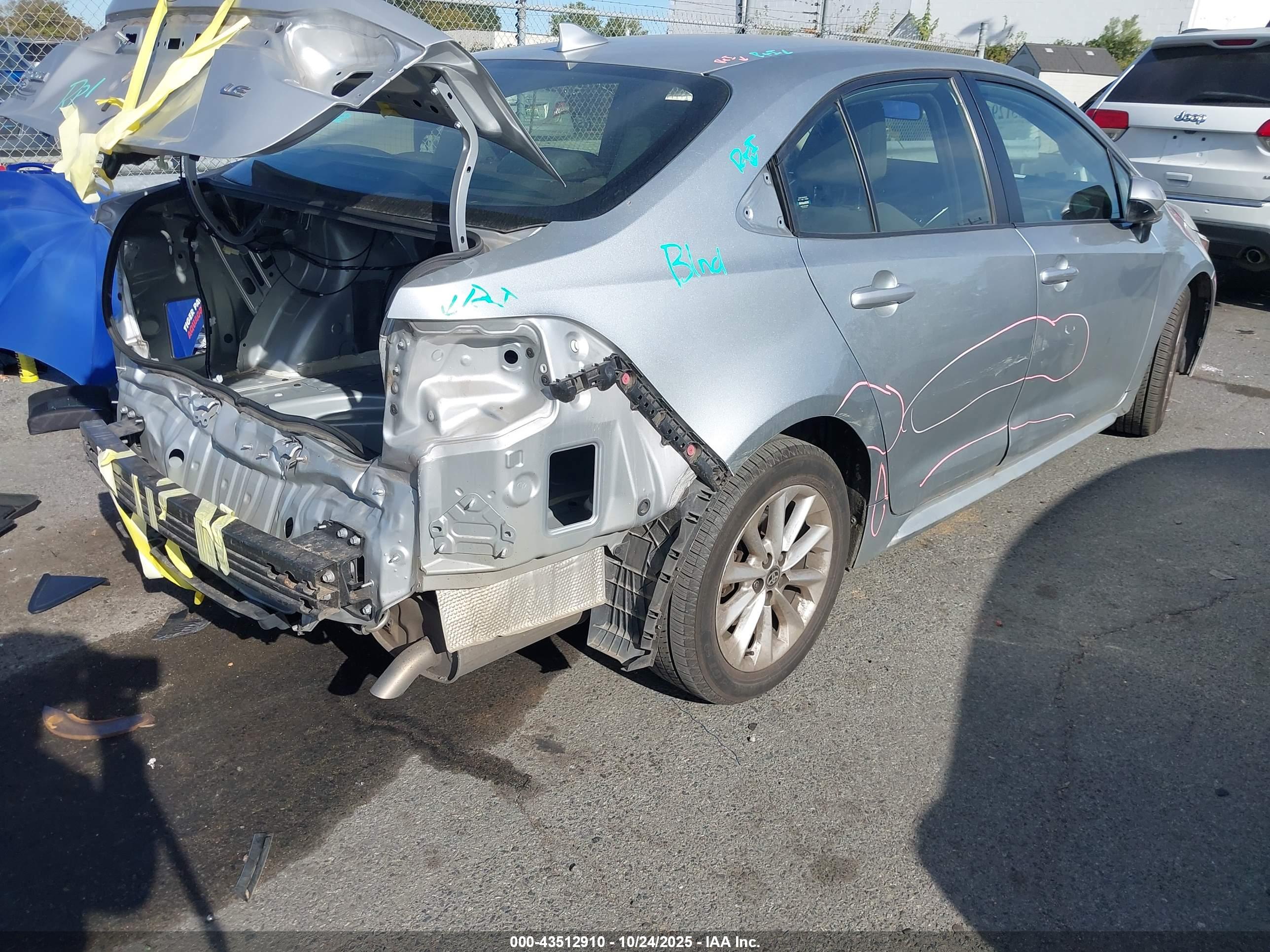 TOYOTA COROLLA image 4