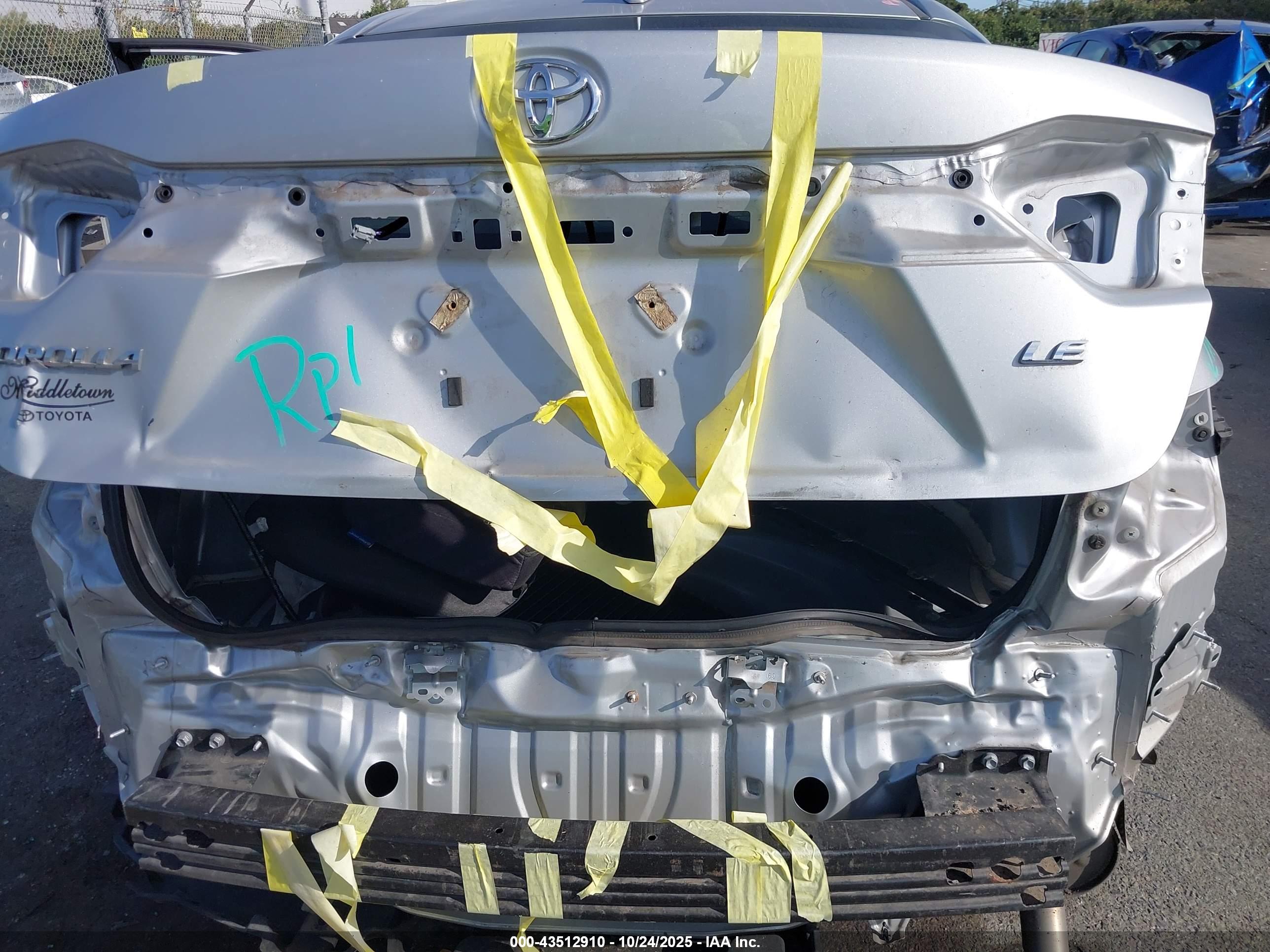 TOYOTA COROLLA image 6