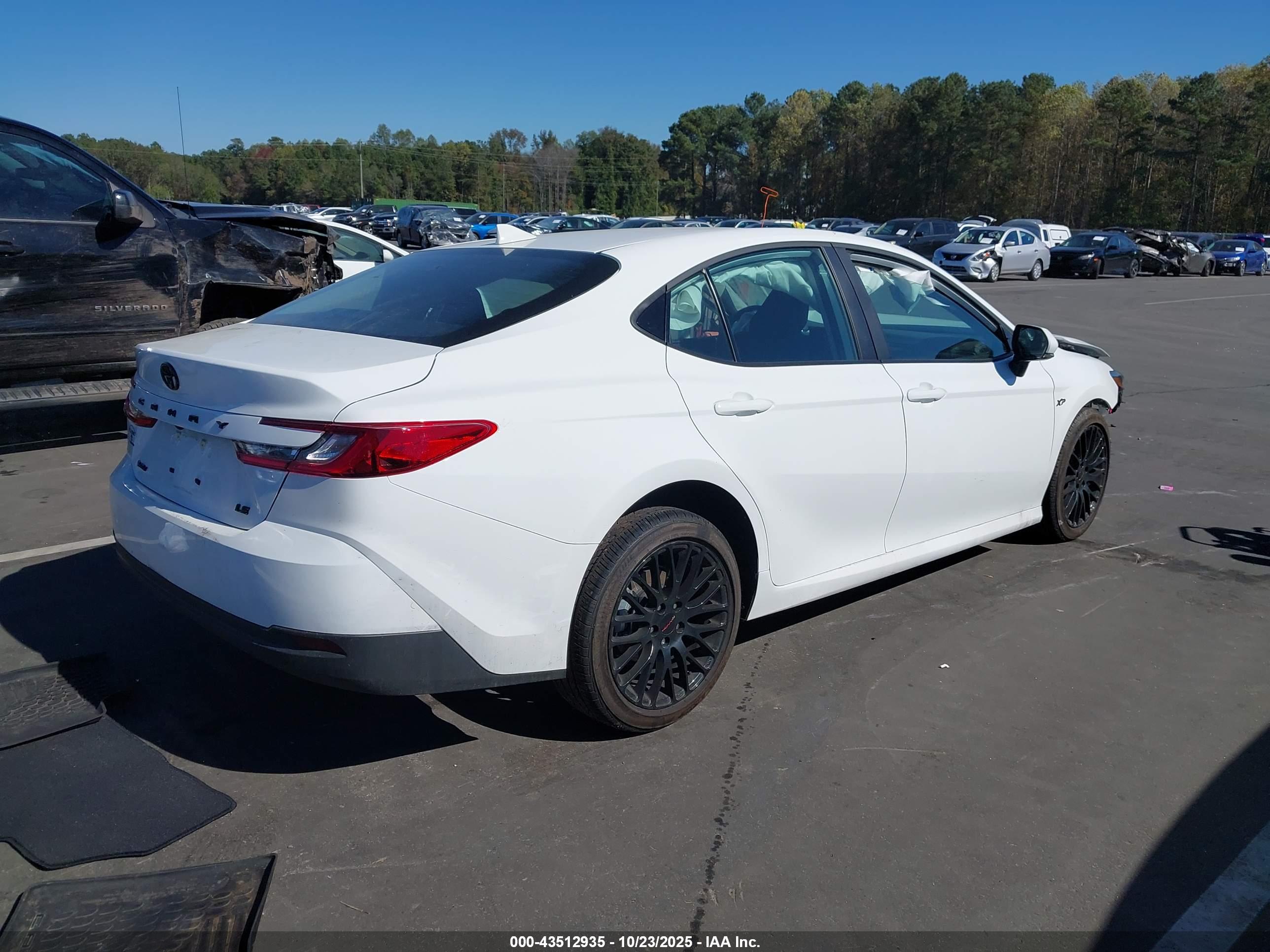 TOYOTA CAMRY image 4