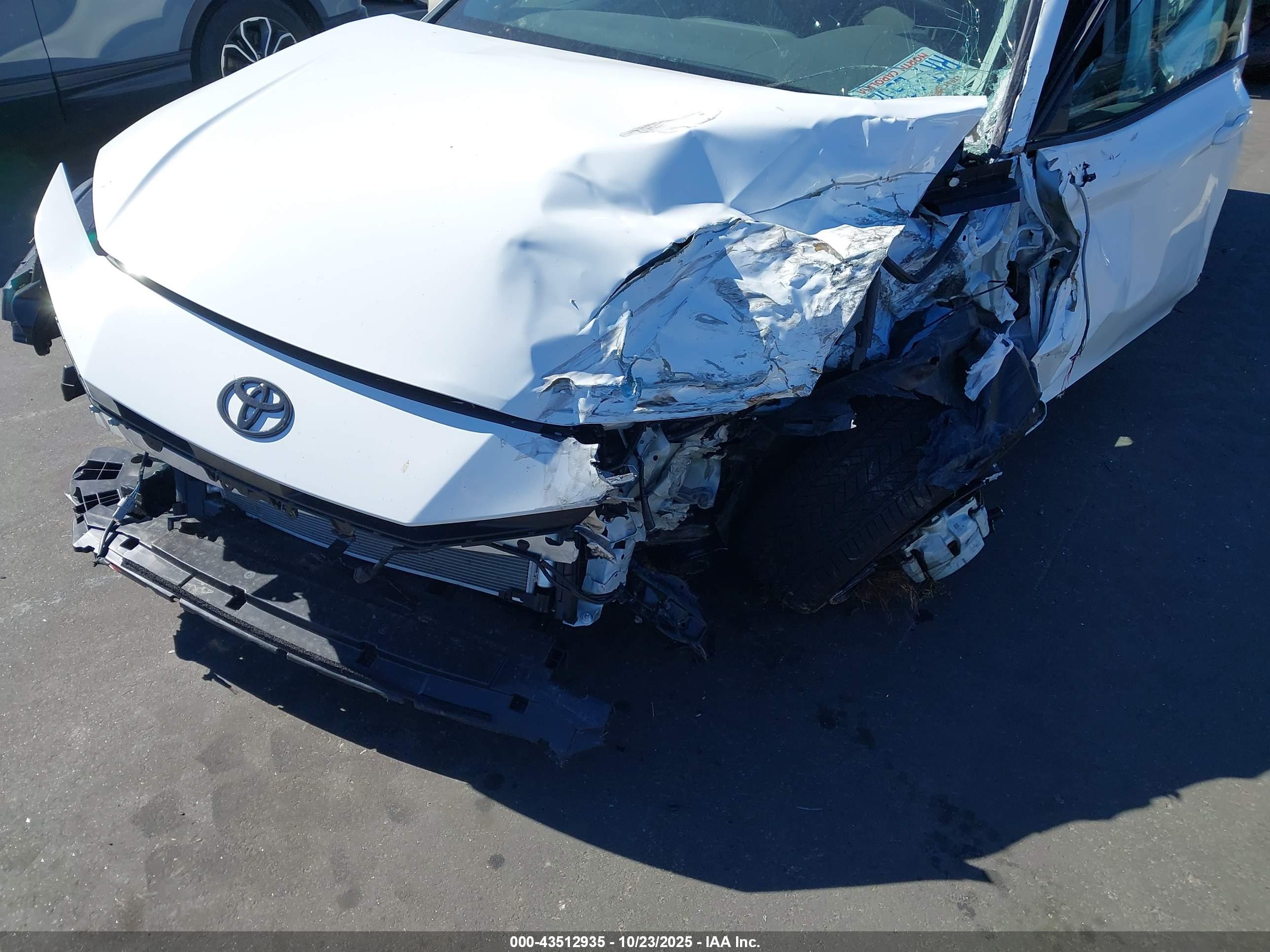 TOYOTA CAMRY image 6
