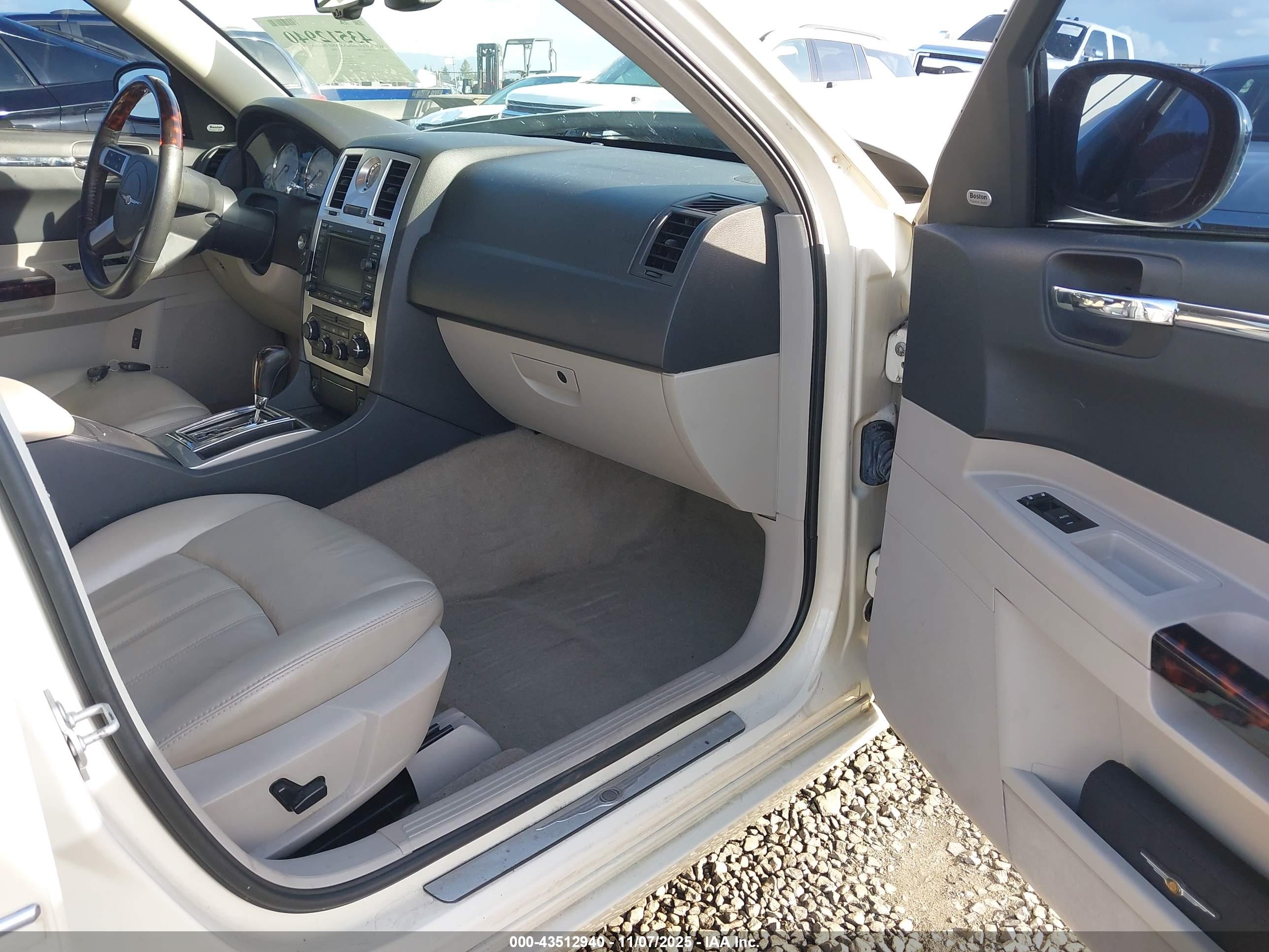 CHRYSLER 300C image 5