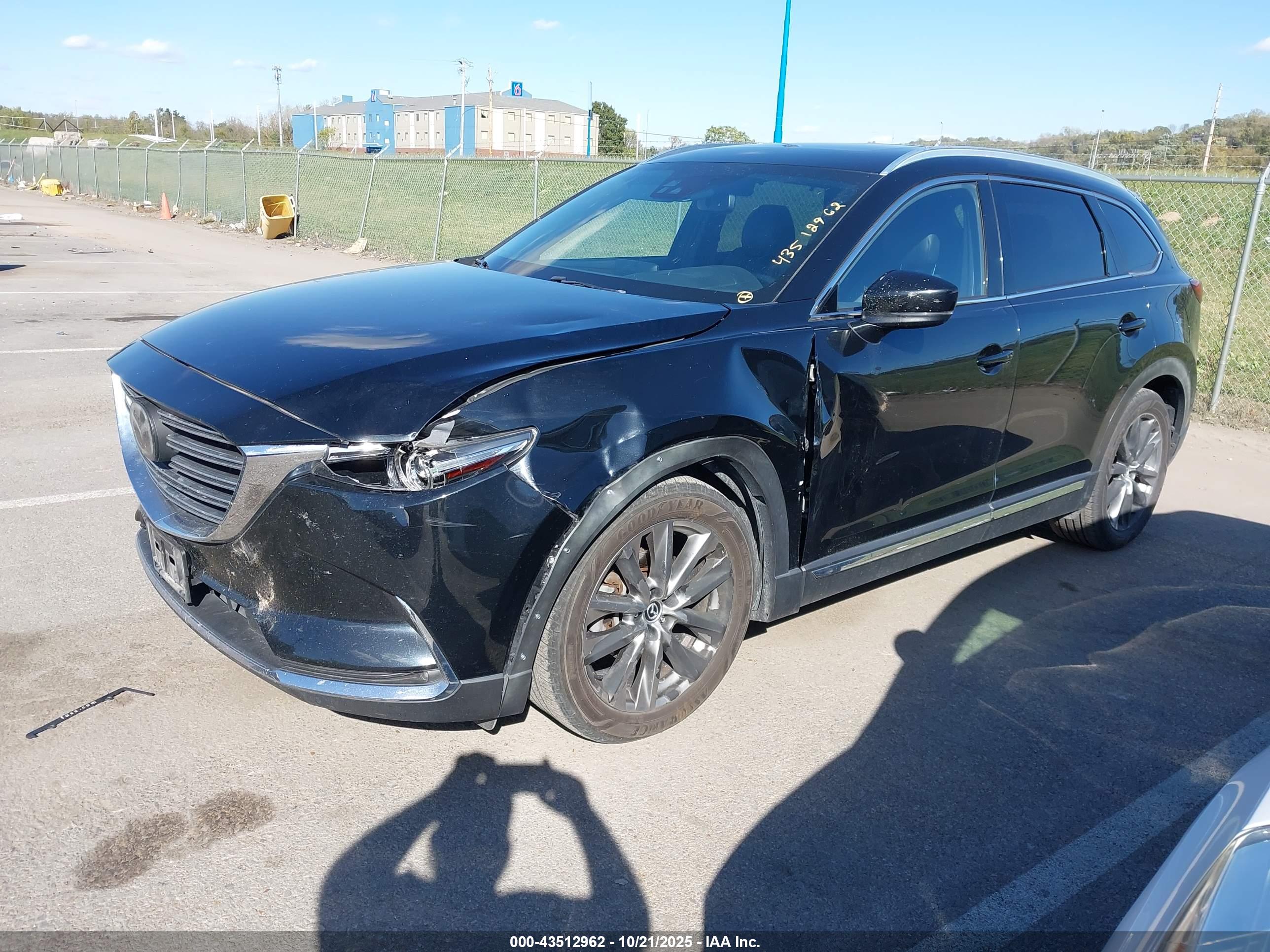 MAZDA CX-9 image 2